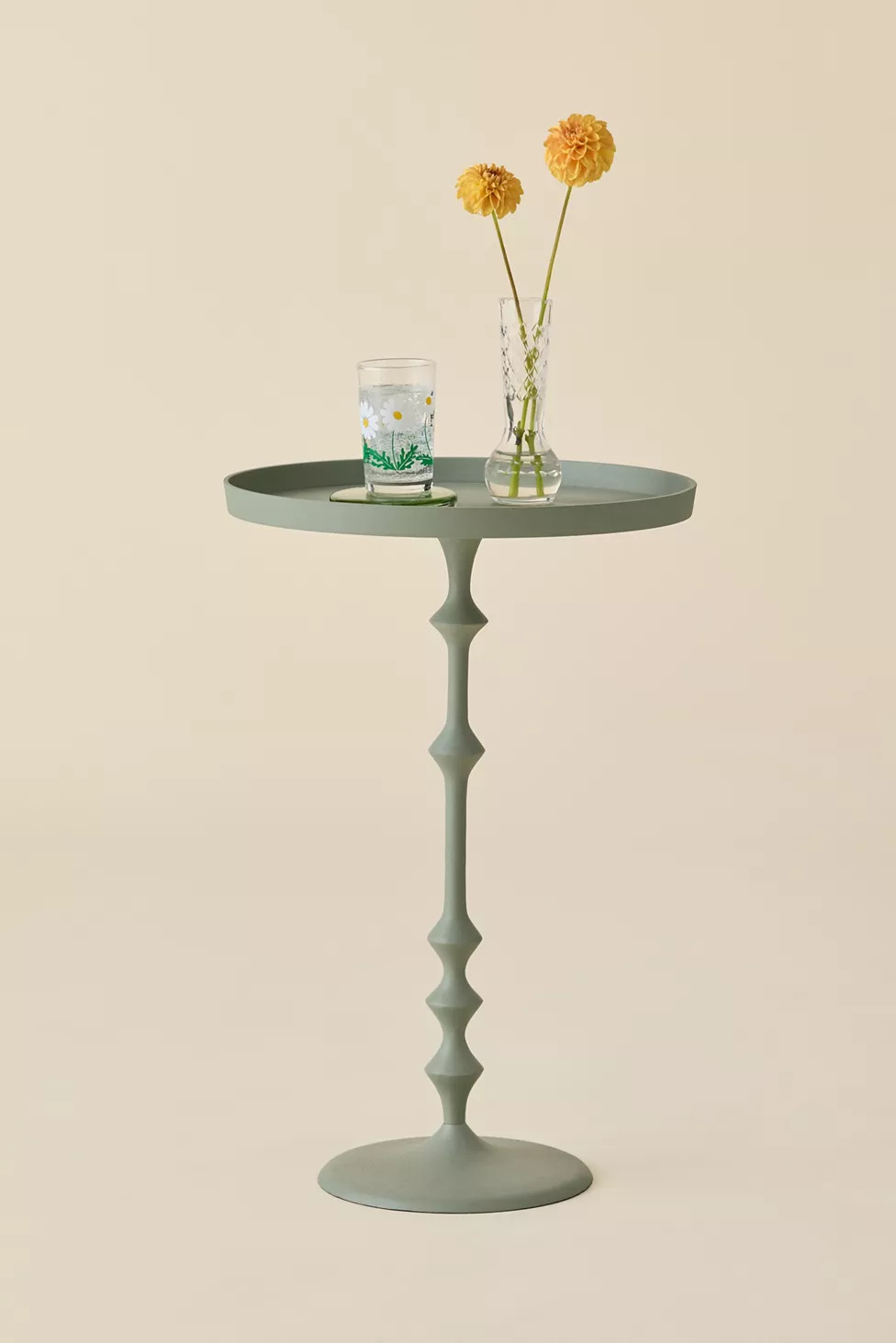 Delia Sculptural Drinks Side Table | Urban Outfitters (US and RoW)