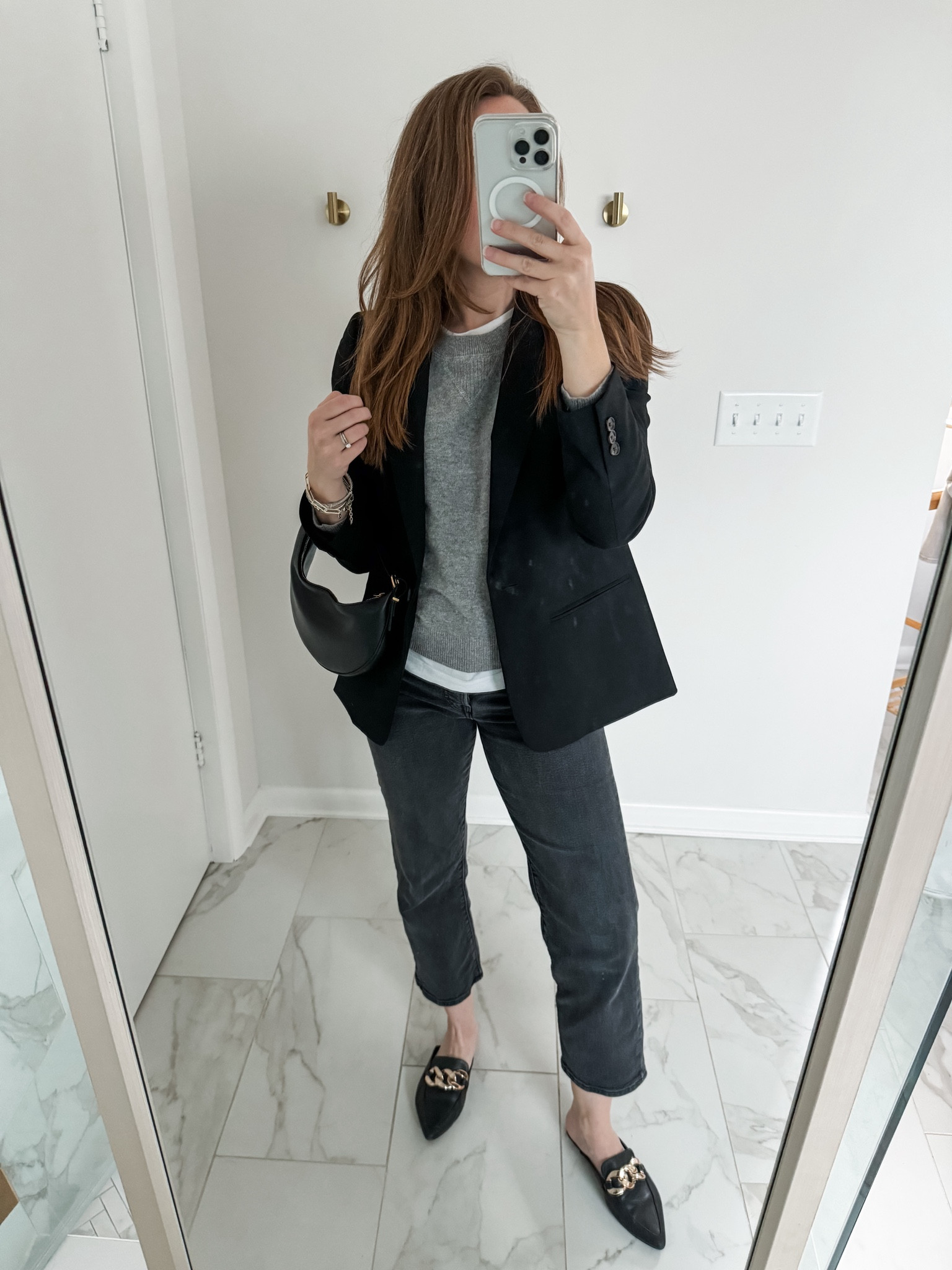 40 outfits in 40 days | Spring capsule wardrobe | 18 items to create 40 versatile outfits for spring 

*neutral cashmere sweater, wearing a small, tts
*one button black blazer, fully lined, size 2, tts
*white tshirt, wearing small, tts
* Levi’s ribcage, size 24, size down
*madewell black handbag
*black mules by Steve Madden, linked similar 

Spring outfit ideas, outfits for spring, transitional spring outfits, capsule wardrobe collection, key staples for spring 


#LTKSeasonal #LTKSpringSale