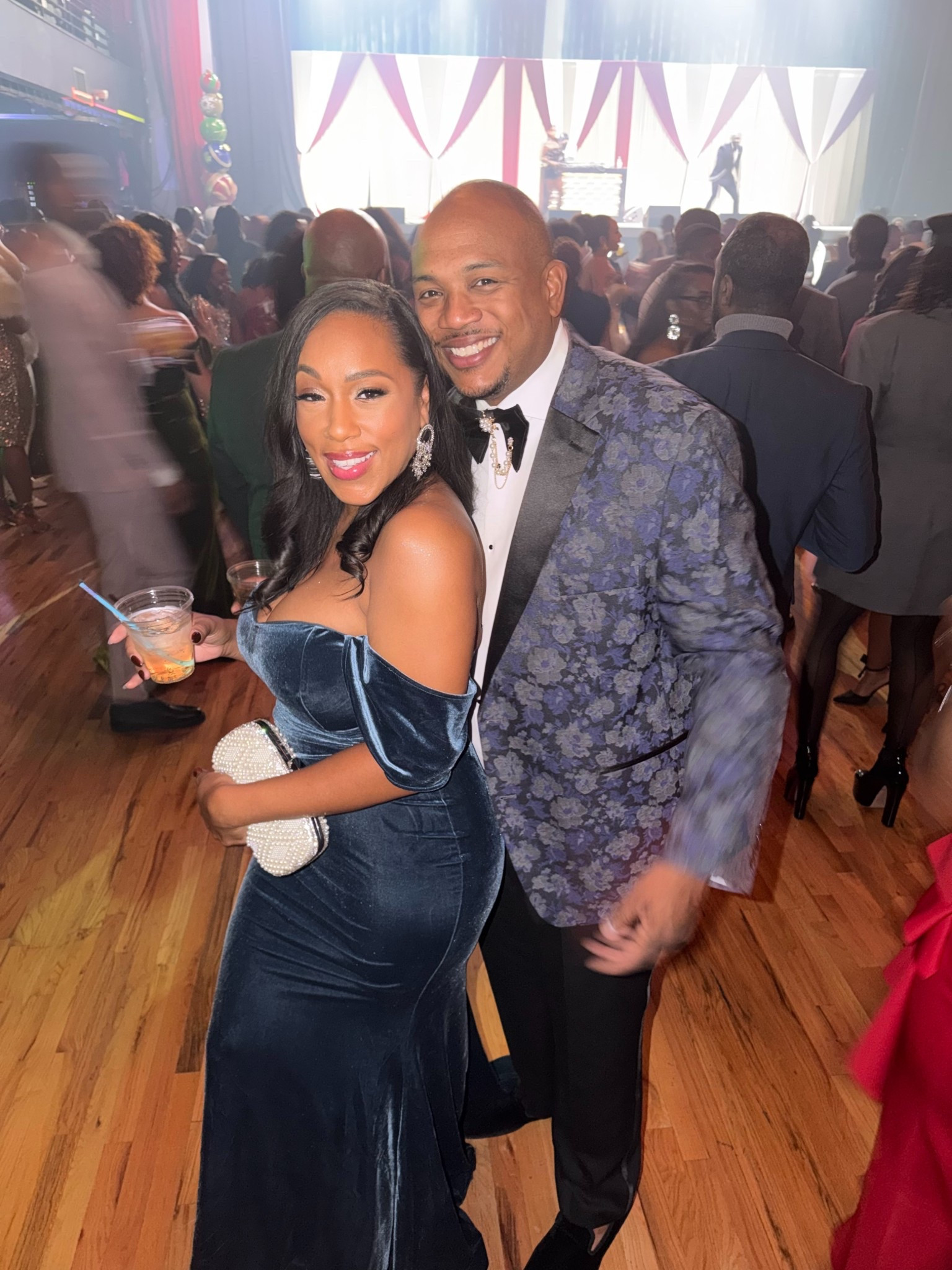 Black-tie holiday party look ✨

Wore a formal evening gown and he wore a classic tux for the Emerging 100 of Atlanta holiday soirée.

Linked similar formal gowns, black-tie dresses, evening wear, and holiday party outfits.

#LTKgrwm #LTKBeauty #LTKHoliday