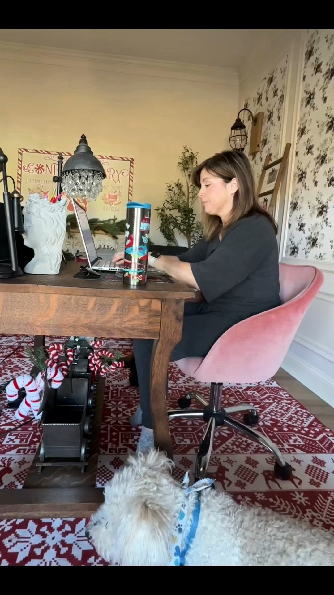 Where are all my criss cross girls? If you're like me and love a good criss cross when you're sitting, I've got you covered!😍 The comfiest computer chair EVER! Use code 6I4QSXMI for an extra 5% off their already great sales! 

#LTKHome #LTKGiftGuide #LTKSaleAlert