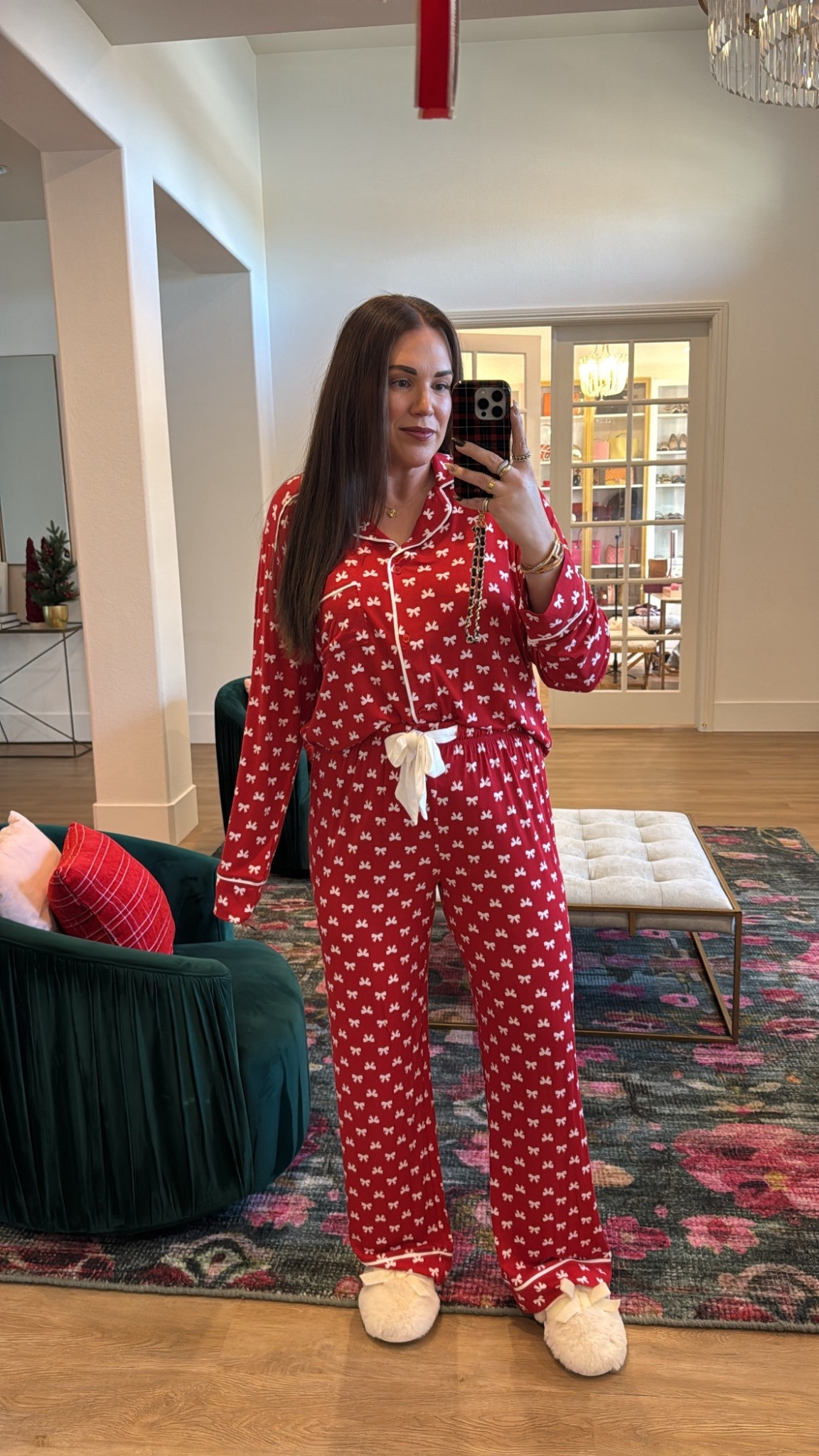 curvy midsize red bow pajamas for the holidays! i’m in the size large. so soft and comfy! linking my slippers and toddler/kids sizes too 

#LTKSeasonal #LTKHoliday #LTKMidsize