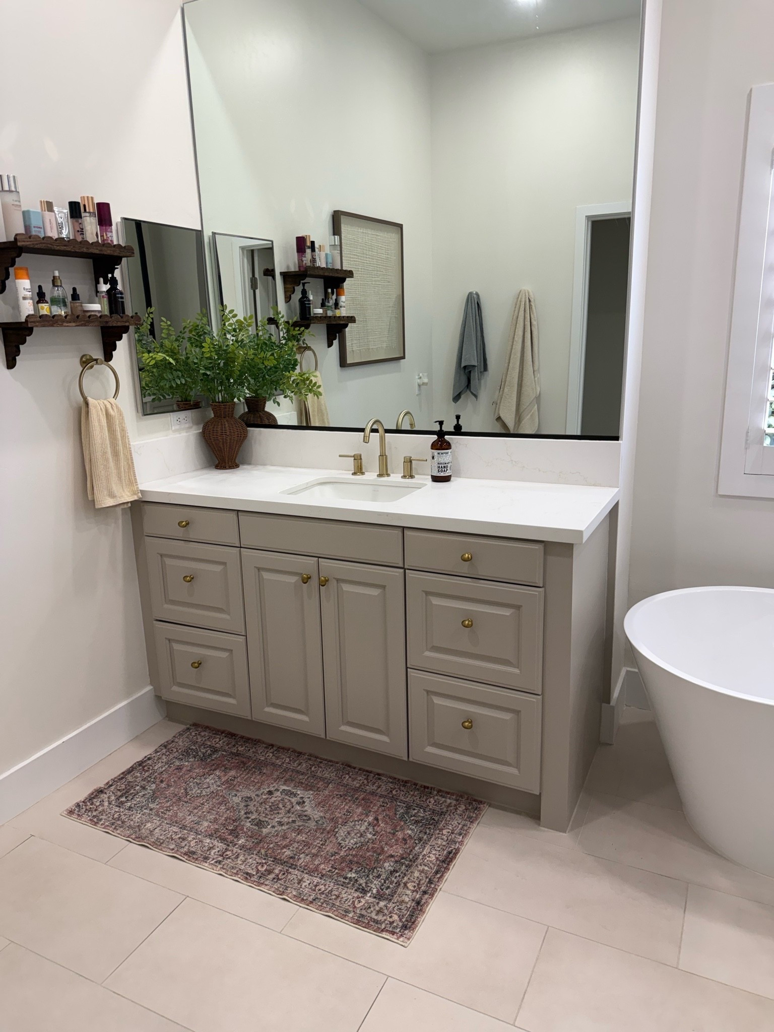 Details from my bathroom 🛀🏻🤍🧼
Cabinet color: Anew Gray 
Wall color: White Dove

#LTKHome