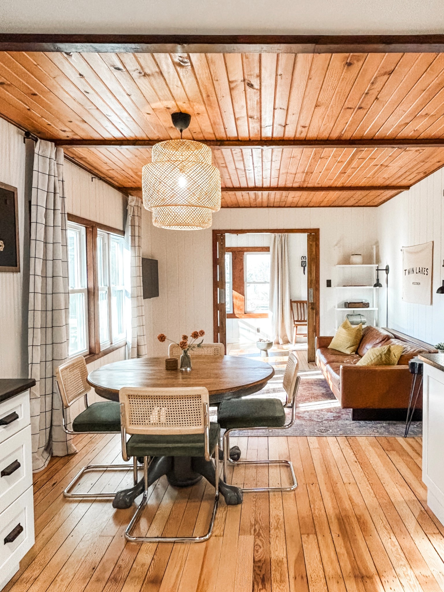 This 1959 cabin got a serious refresh! Talk about the power of paint! 



#LTKSaleAlert #LTKFindsUnder100 #LTKHome