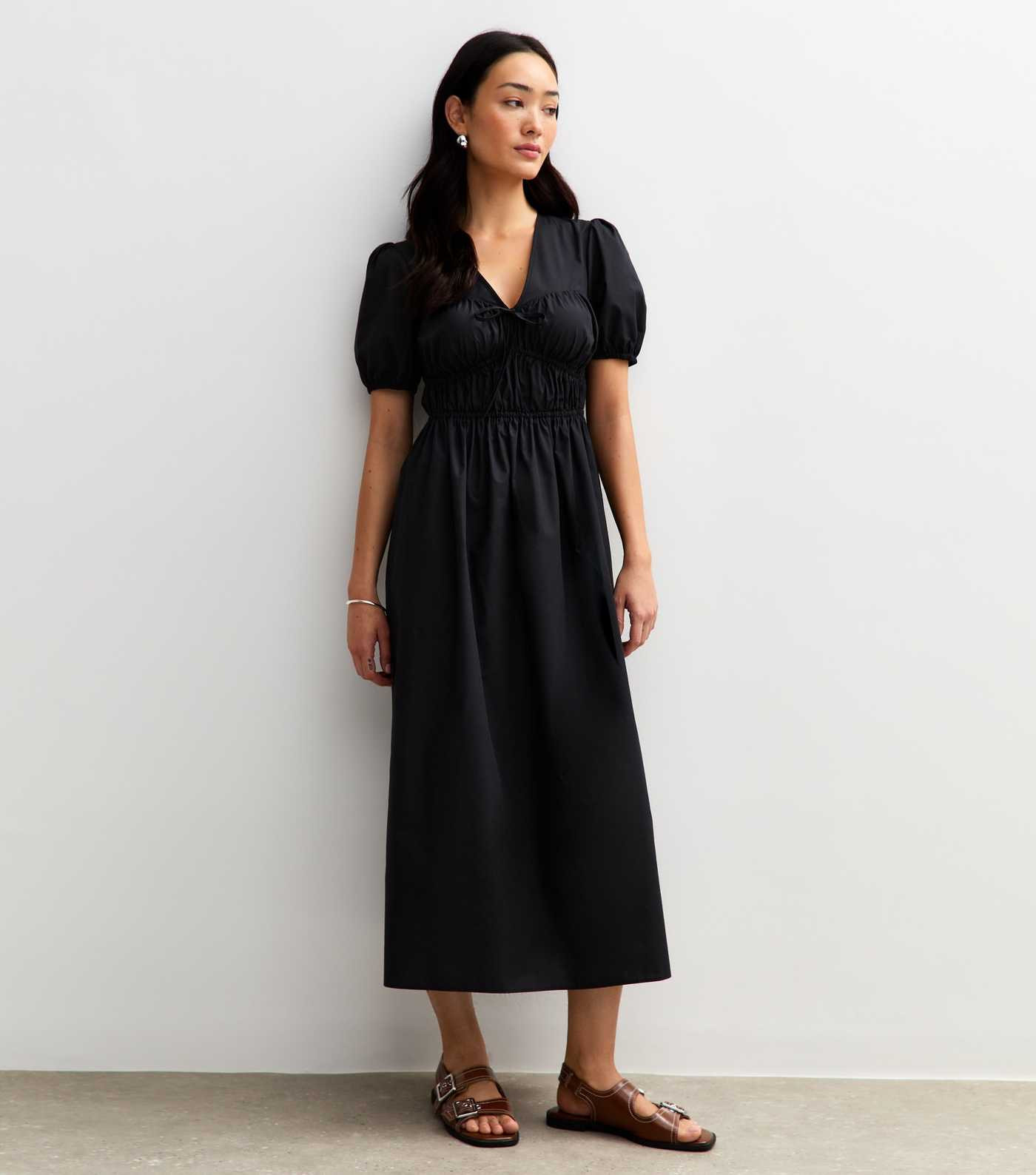 Black V Neck Shirred Bodice Bow Front Midi Dress | New Look | New Look (UK)