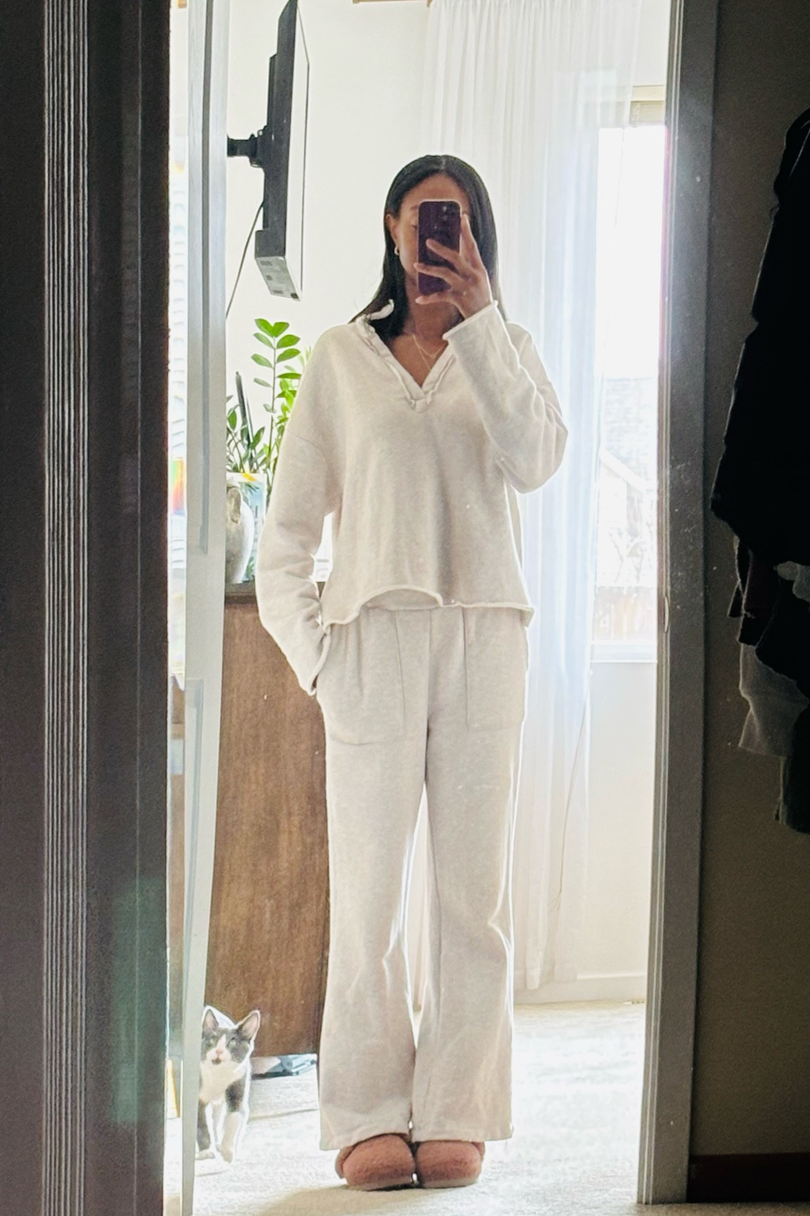 Casual lounge OOTD
100% Cotton
Size I’m wearing … 
Top : Medium
Bottoms : Small