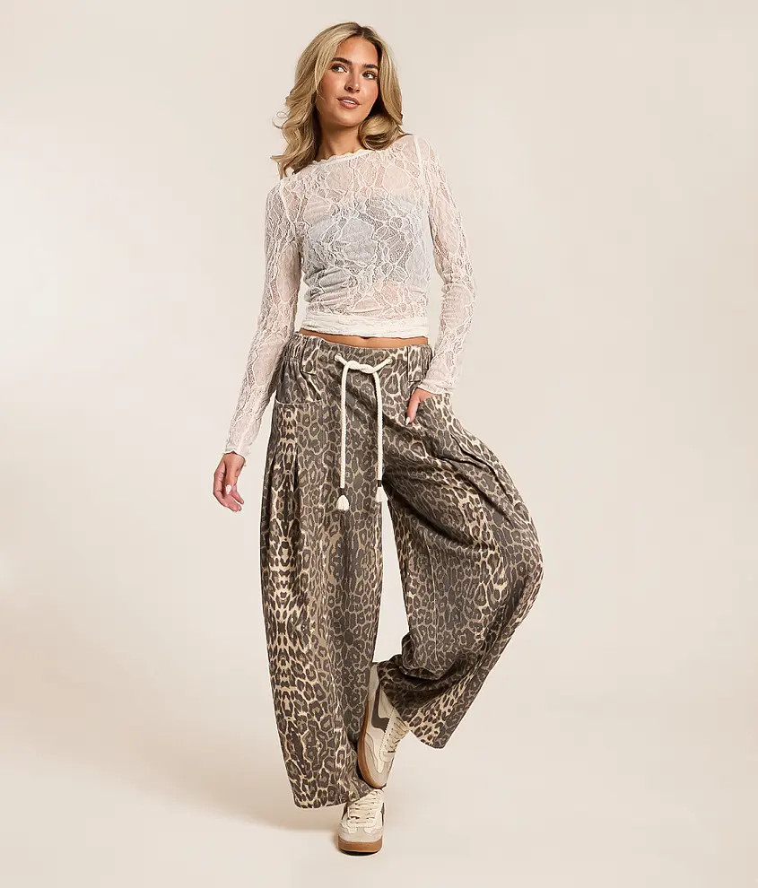 Leopard Print Wide Leg Barrel Pant | Buckle