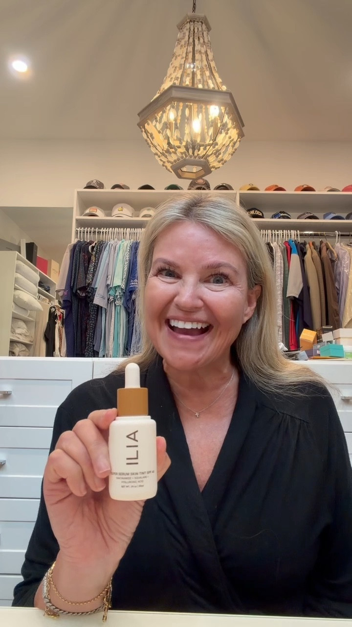 Midweek must have! No-makeup makeup days call for this 🙌
Glowy, lightweight, and so easy.
Comment SHOP for details




#LTKselfcare #LTKBeauty #LTKOver40