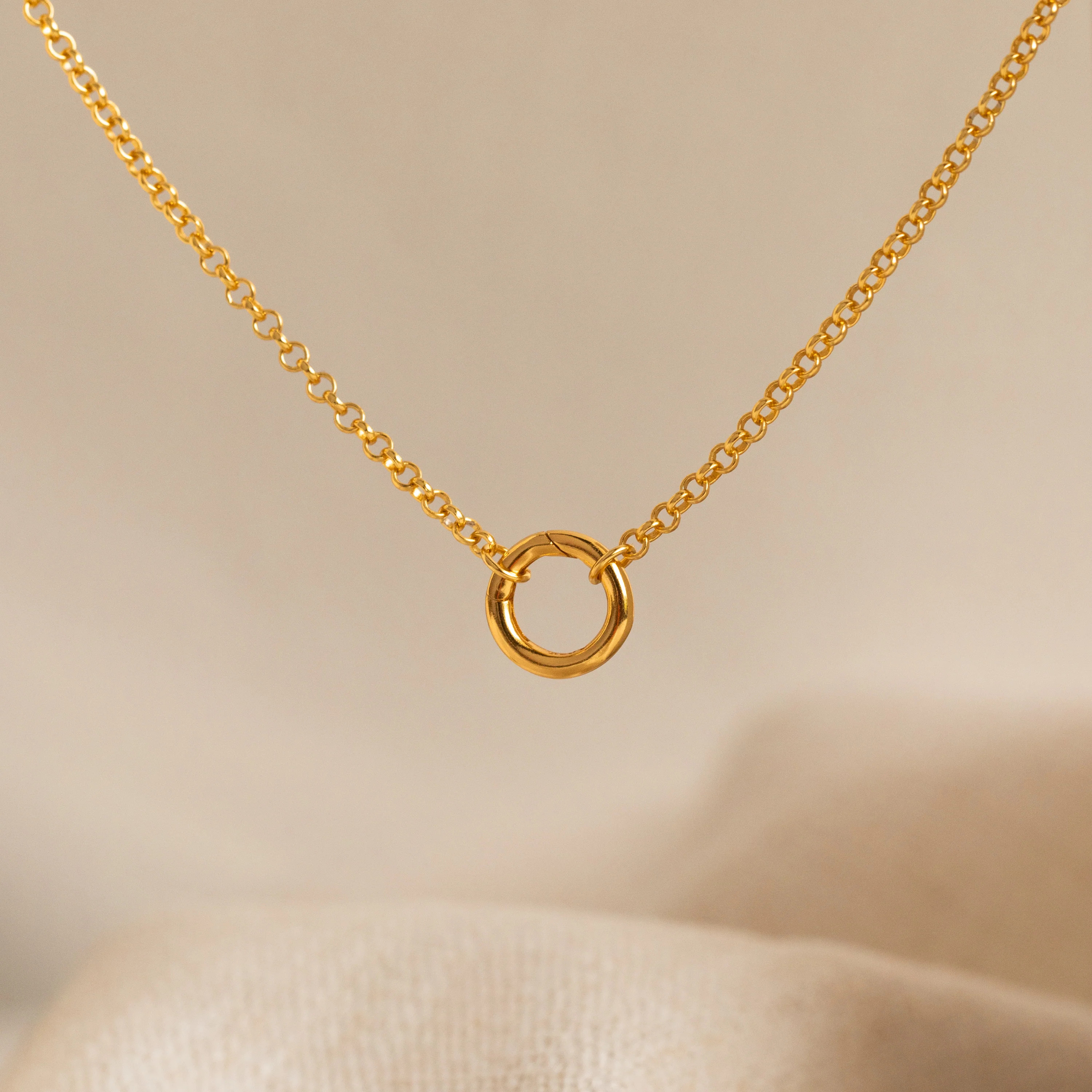 Rolo Link Chain Circle Charm Necklace | Caitlyn Minimalist | Caitlyn Minimalist
