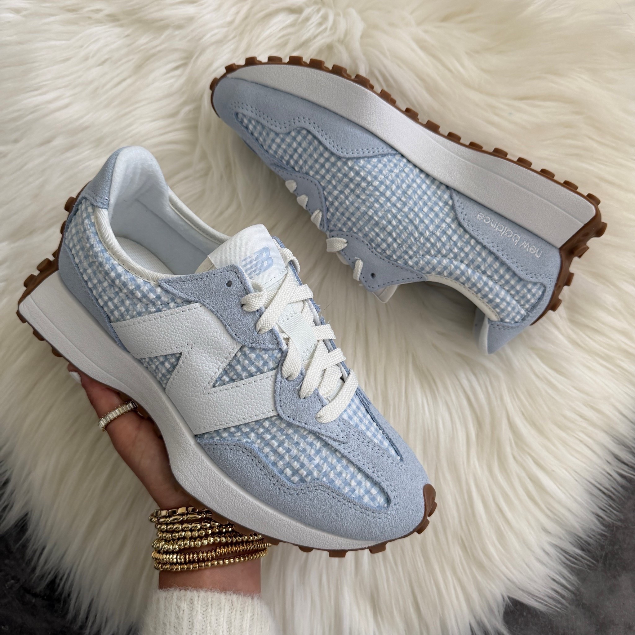 New balance 327 blue gingham sneakers runs true to size. Oxford blue with nb 103 white