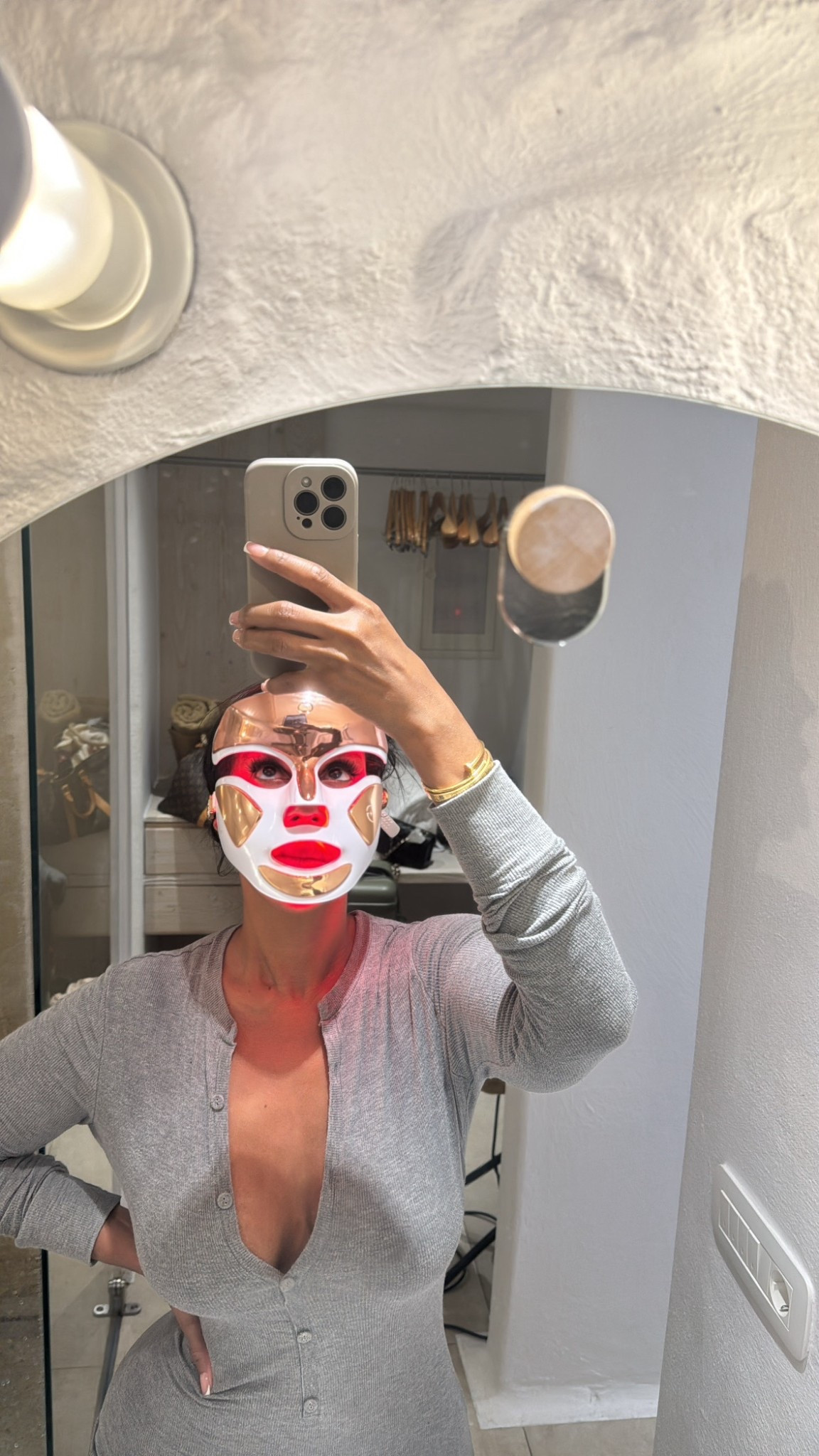 I SWEARRRRRE by this LED mask, and it’s FINALLY ON SALE! #DRDENNISGROSS 