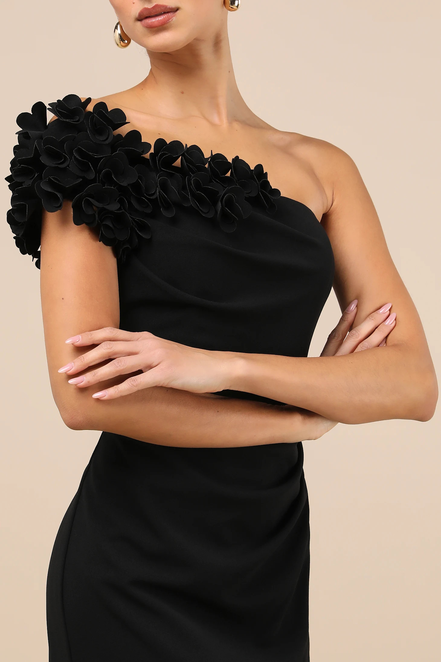 Beyond Elegant Black 3D Floral One-Shoulder Maxi Dress | Lulus