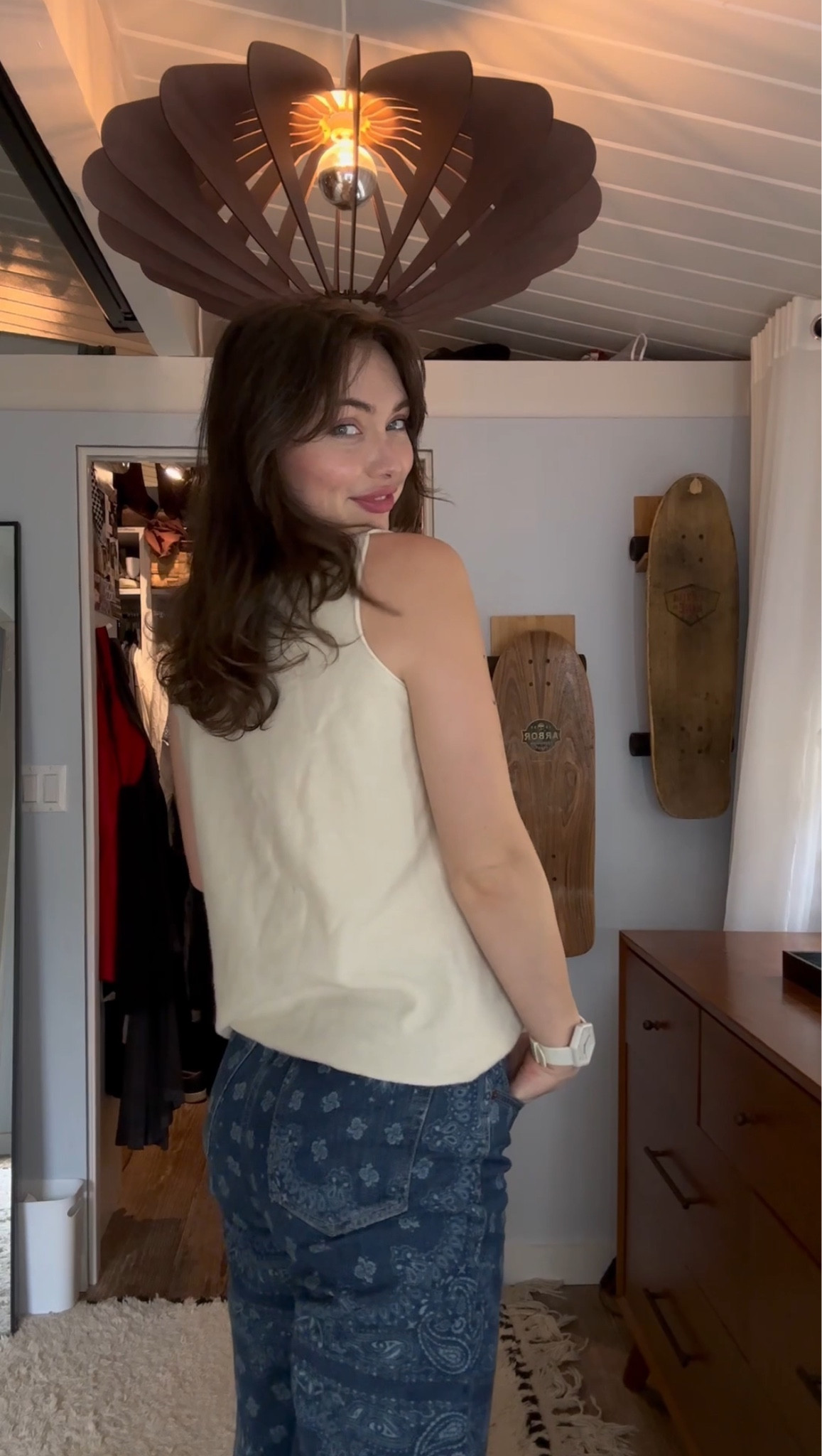 A sleeveless or short-sleeve turtleneck sweater is one of those pieces that’s surprisingly perfect on the right day — a little trendy, super polished, and ideal for that in-between weather when you want a knit without the bulk. It looks so chic with trousers, denim, or a slip skirt, and gives this modern, minimal vibe that feels elevated but effortless.
#SleevelessSweater #ShortSleeveTurtleneck #LightweightKnit #ModernBasics #ChicMinimalism #TransitionalOutfits #LAStyle #FallKnitwear #WinterStyle #CapsuleWardrobe #ElevatedCasual #SweaterTank #OutfitInspo #NeutralWardrobe #ChicEssentials

#LTKSeasonal