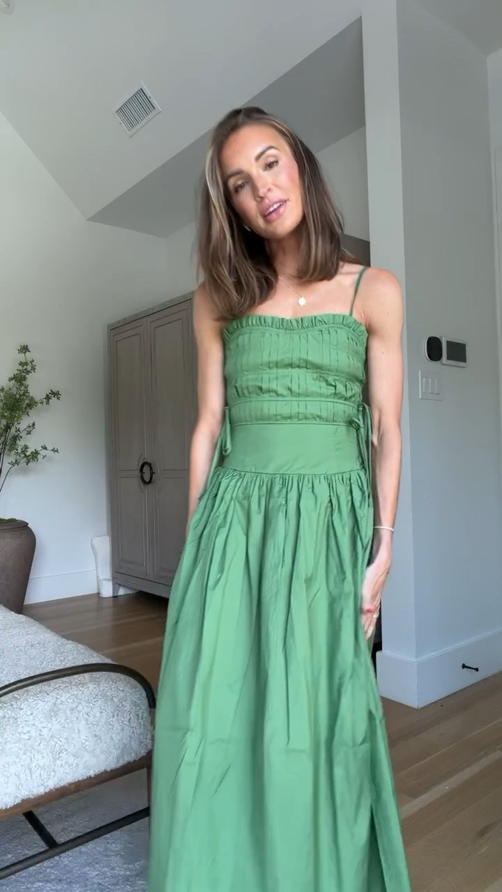 Thought this green was such a fun pop of color! 😍 perfect for summer get togethers, a beach trip, or date night! ☀️ runs tts