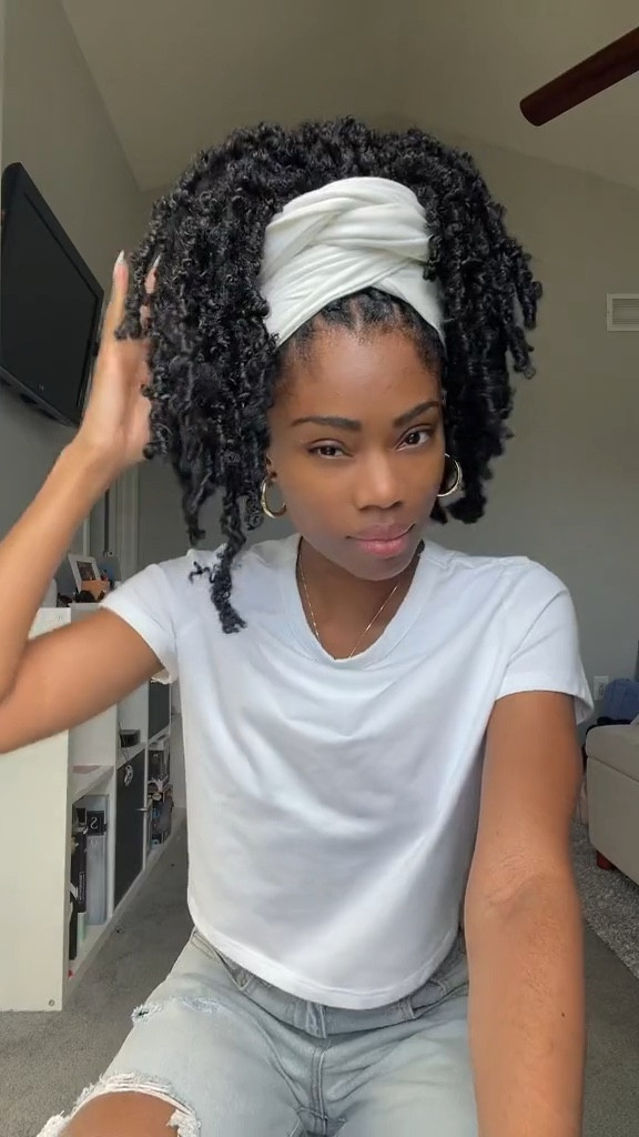 Straight 90s style in this outfit! I got the crop top in a large to give it an oversized and relaxed look. Linked similar jeans options below. #targetstyle 

#LTKFind #LTKunder50