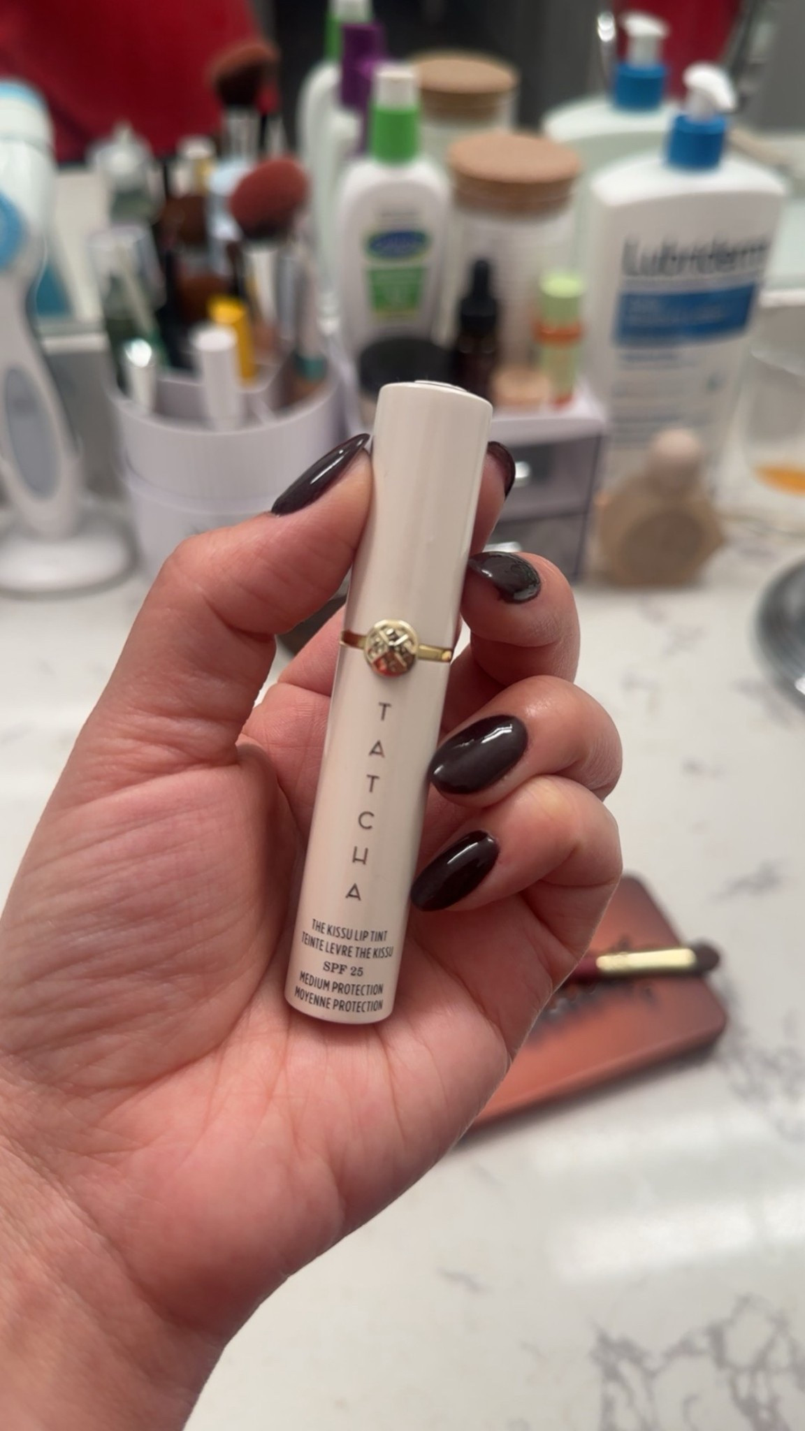 ¡Me encanta esta tinta con protector solar! Con el cambio de clima, mantiene mis labios hidratados y suaves ❤️ 

#LTKBeauty #LTKGiftGuide #LTKFindsUnder100