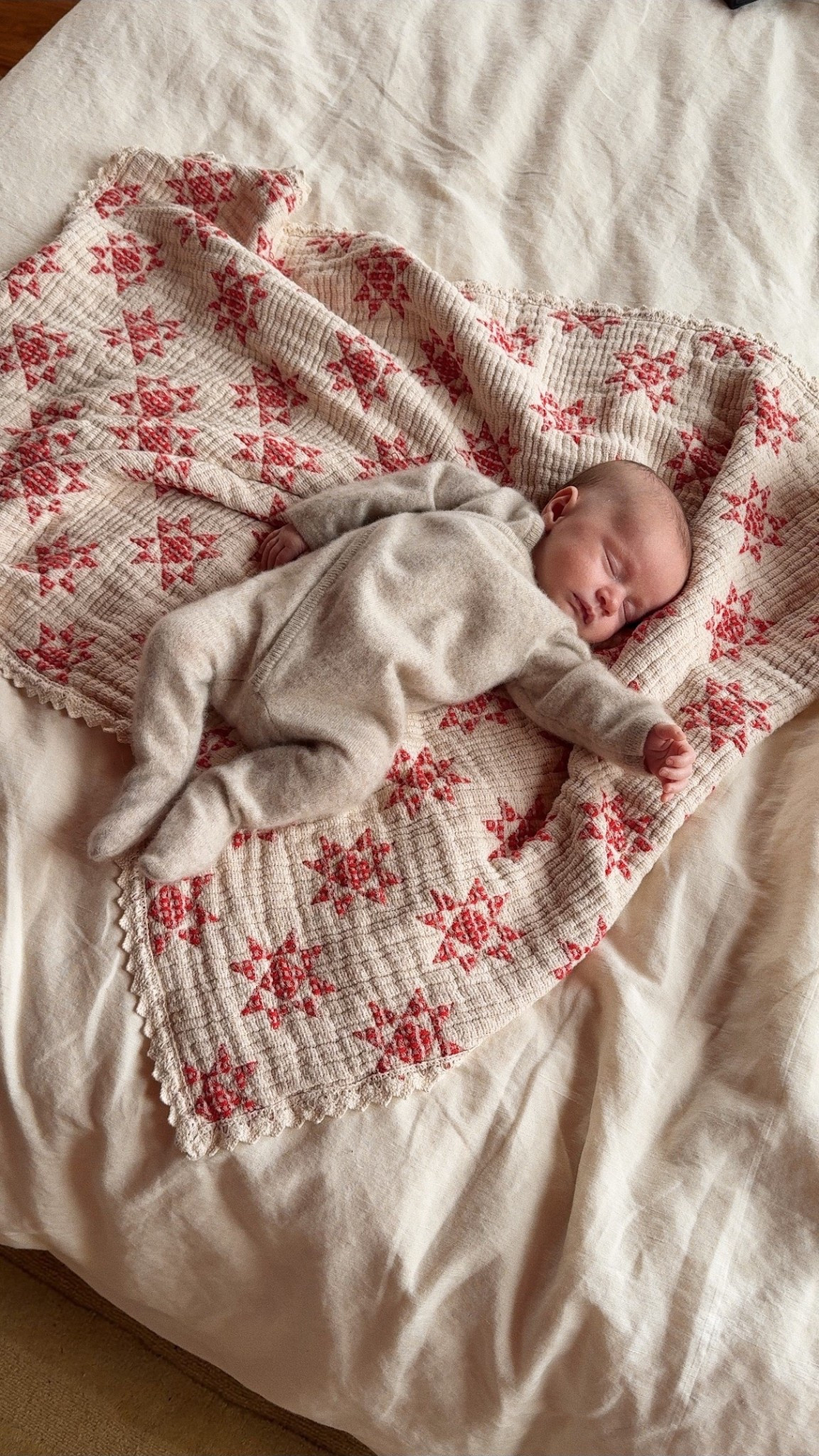 Charlie girl 💌 #newborn #baby #onesie

#LTKBump #LTKFindsUnder50 #LTKBaby