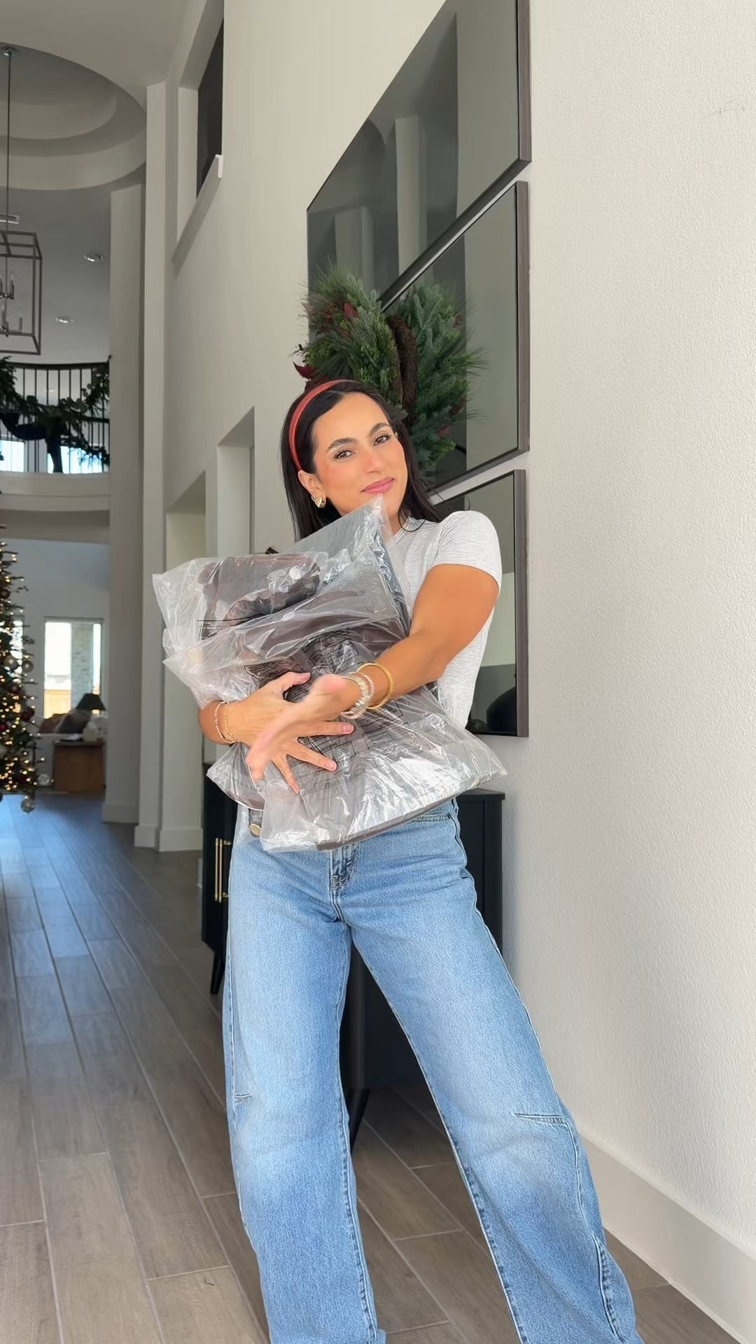 Abercrombie up to 40% off sale 🚨 @abercrombie  + use code AFKATHLEEN for extra 15% off #abercrombiestyle #holidaystyle 

#LTKPetite #LTKHoliday #LTKSaleAlert