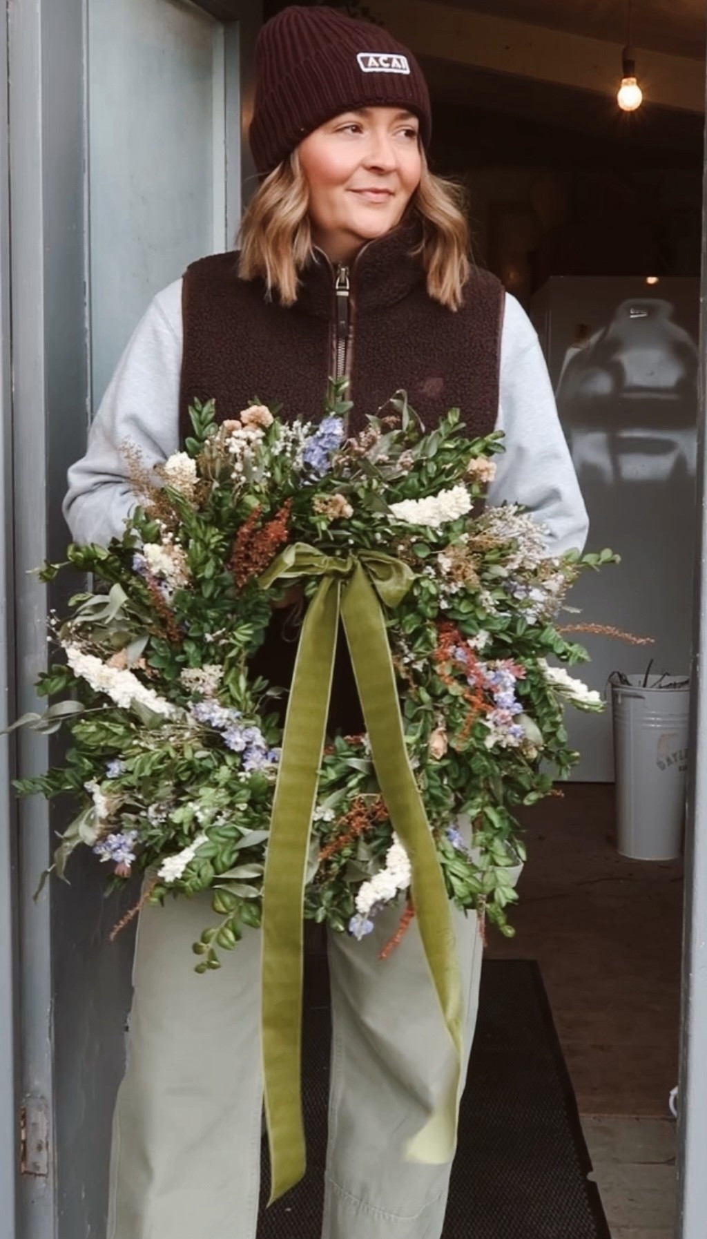 Outfit check, florist edition 💐 By no means the trendiest but definitely the most functional 👌🏼 @katespottingshed 
.
.
.
#Outfitreel #floristoutfit #workwearoutfit #countrysidelife #countrysideoutfit

#LTKwinter #LTKuk #LTKeurope