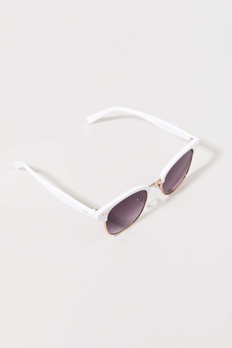 Alyssa Brow Bar Wayfarer Sunglasses | Francesca's