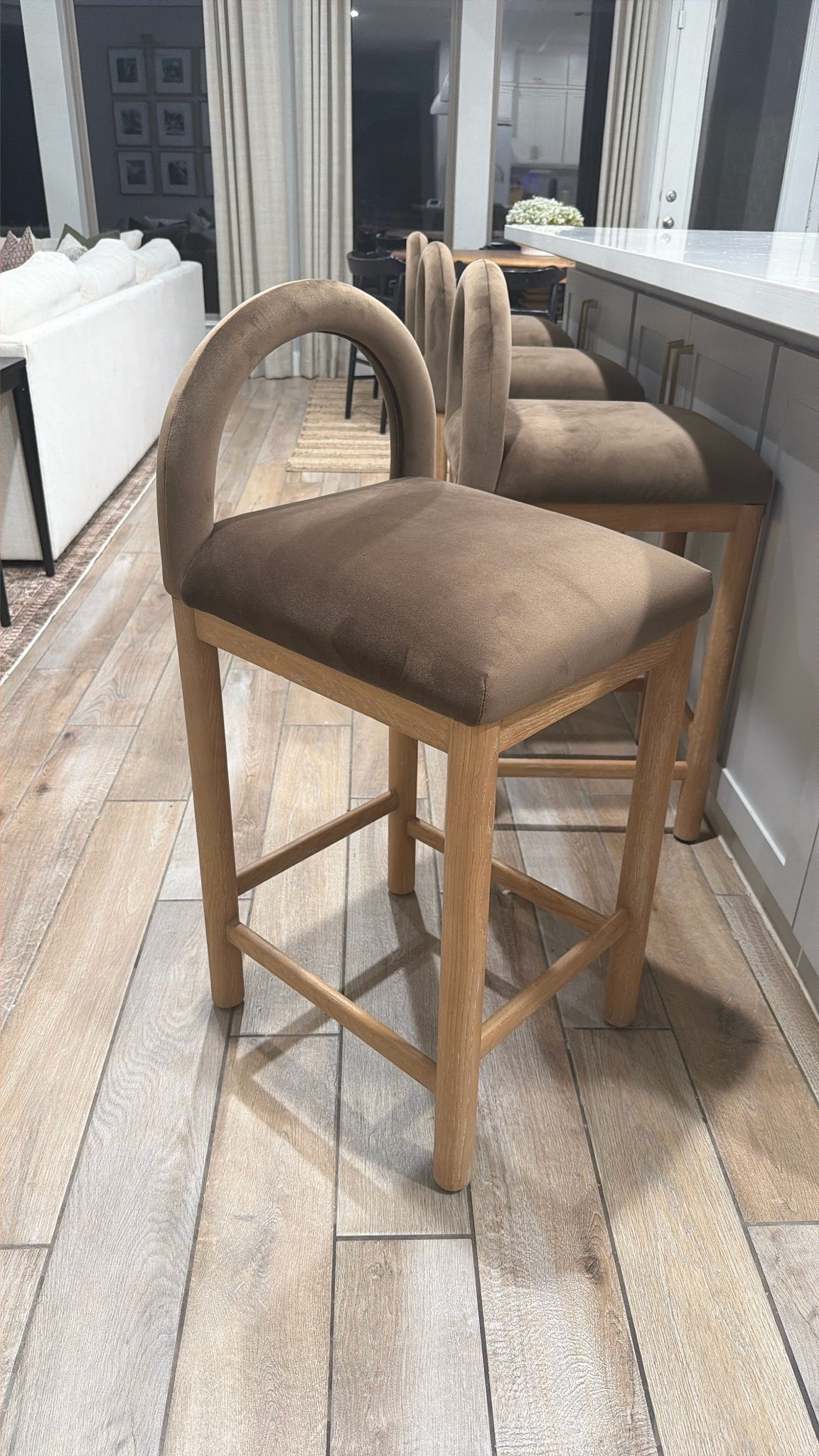 Velvet brown bar stools😍🤎