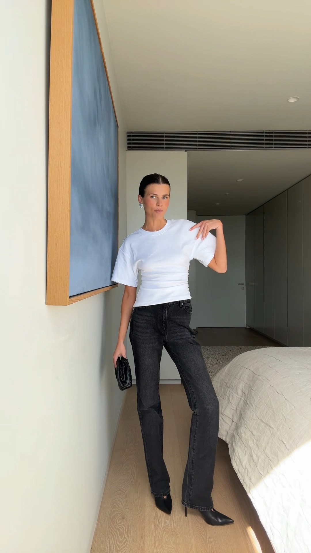 Elevating jeans and a white tee 🖤 

#LTKjeans #LTKsummer #LTKaustralia