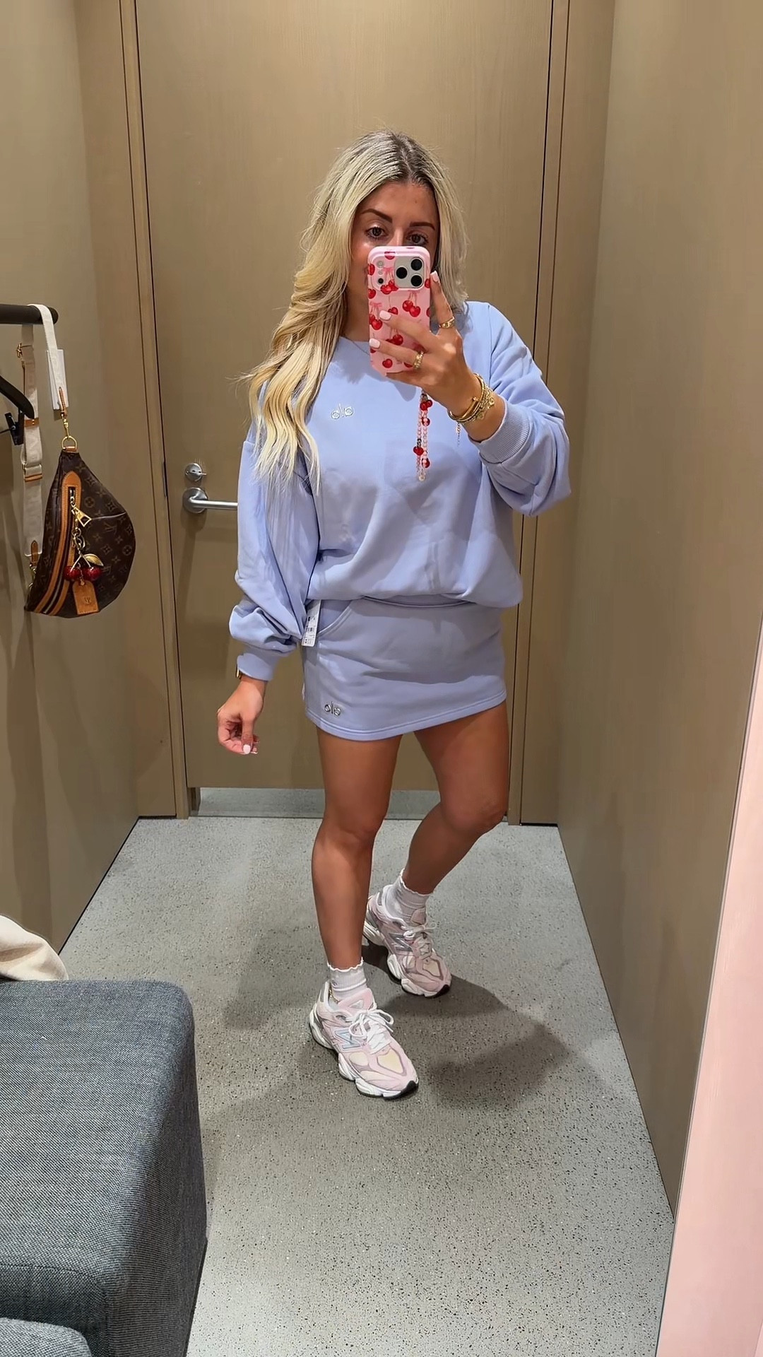 New Alo color! 
Size small