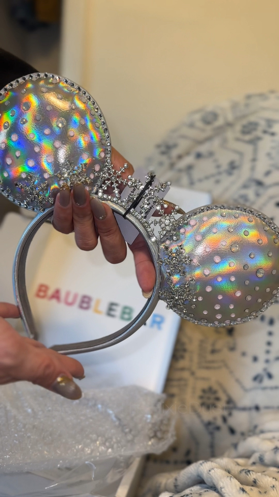 Get holiday-ready at the parks with the Disney x BaubleBar Holiday Lights Collection!  The Minnie Mouse Snowflake Headband & Disney Snowflake Hoop Earrings add sparkle to any festive Disney park day outfit. 

#LTKHoliday #LTKGiftGuide #LTKCyberWeek