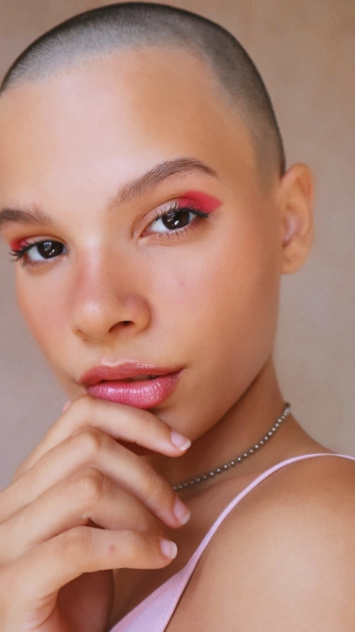 delineado gráfico pink + cabeça raspada 

#LTKVideo #LTKbeauty #LTKbrasil