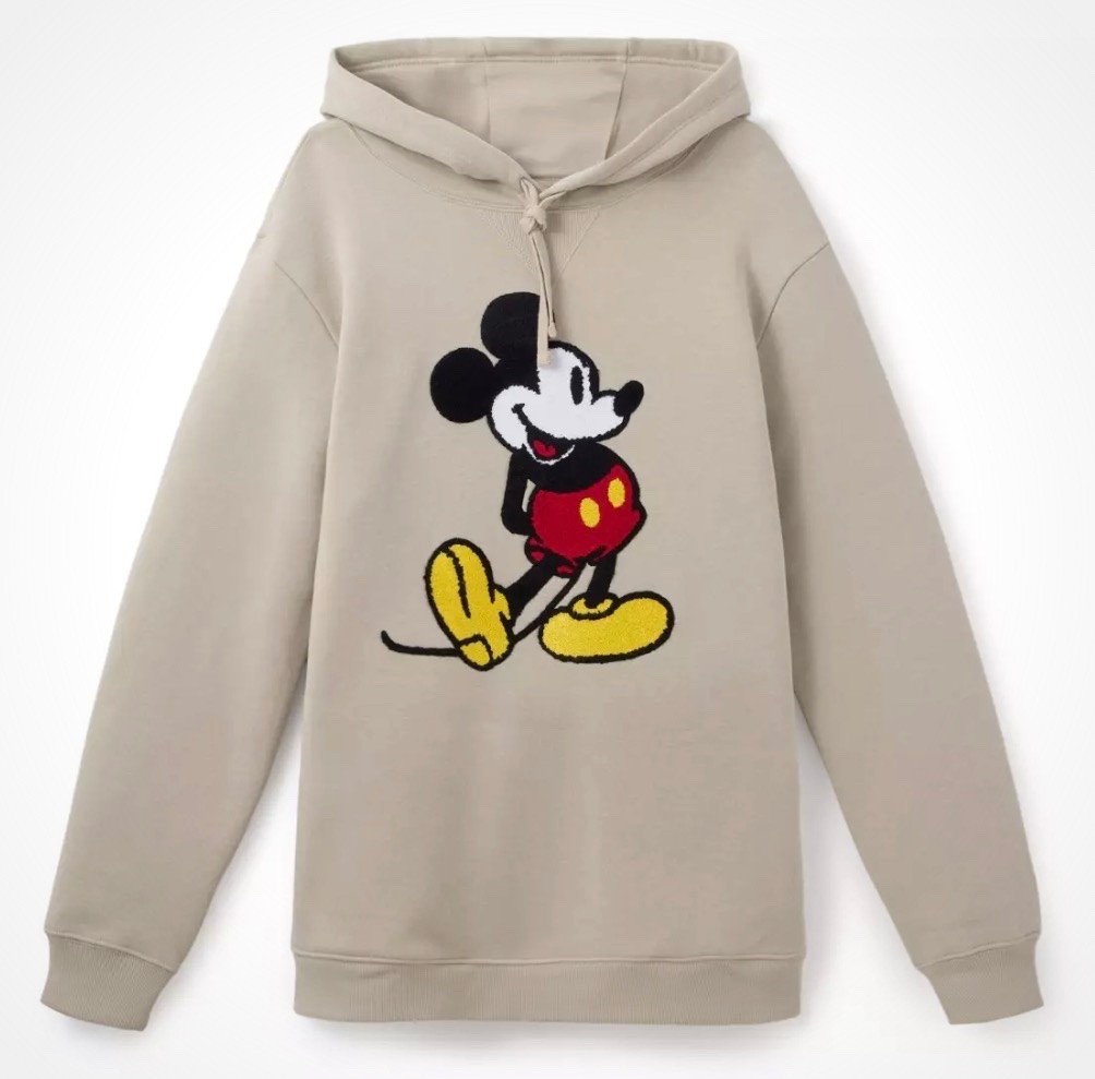 Gifts for dad on sale! Disney store is having a 30% off sale for Father’s Day 👏 love the sweatshirts and tees

#LTKSeasonal #LTKActive