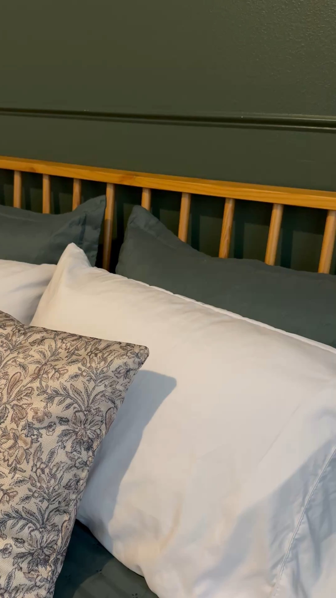 The perfect Christmas or year round green bedding! 

#bedding #bedroom #moodybedroom #moodydesign #interiordesign #ltkstyletip

#LTKHome #LTKWedding #LTKFamily