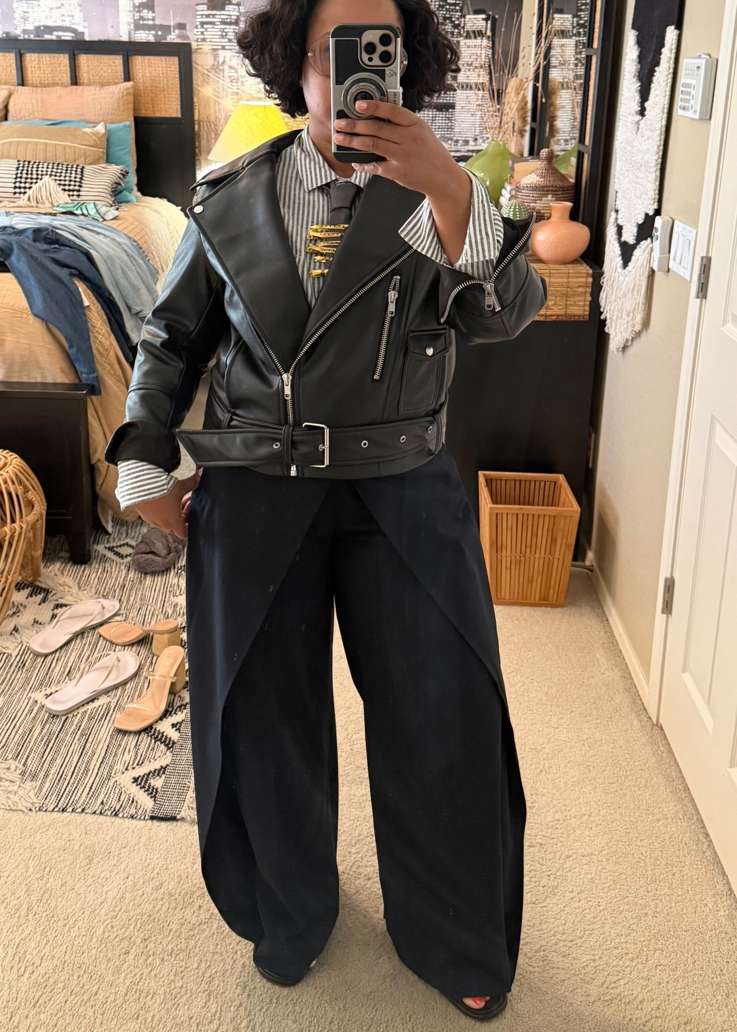 Here’s another take on the suit. 
An edgier version 🙌🏾💪🏾🙏🏾



#LTKMidsize #LTKootd #LTKgrwm