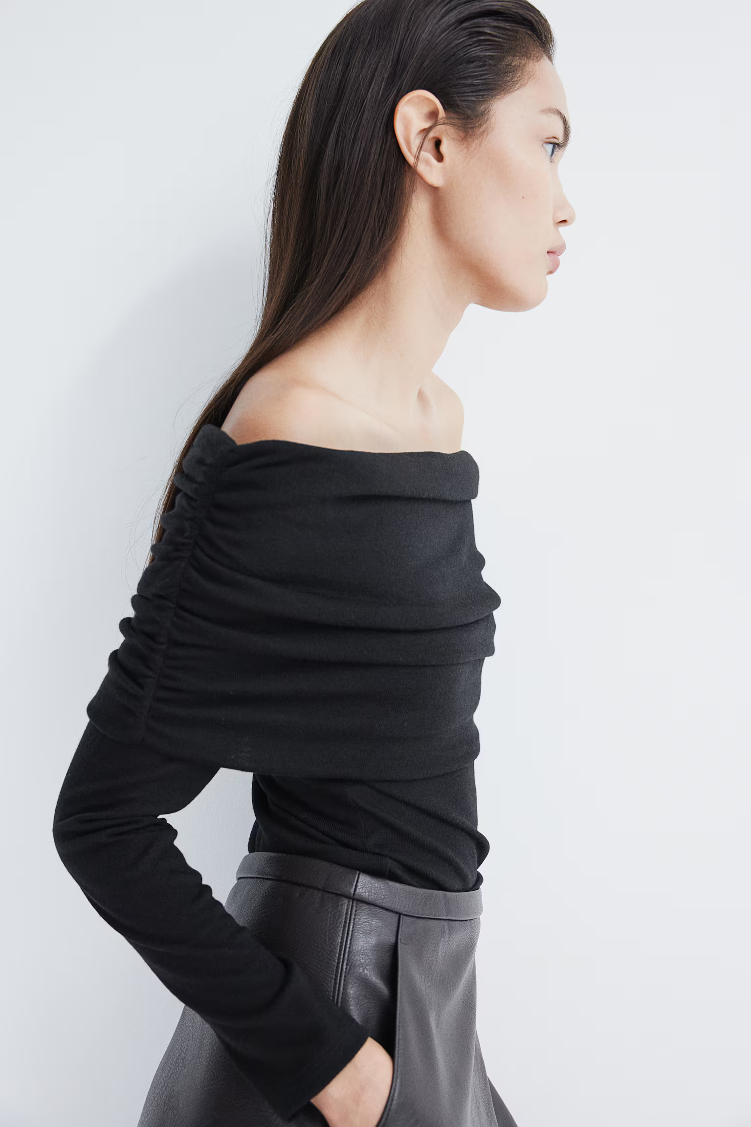 Off-Shoulder-Shirt - Langarm - Normale Länge - Schwarz - Ladies | H&M DE | H&M (DE, AT, CH, NL, FI)