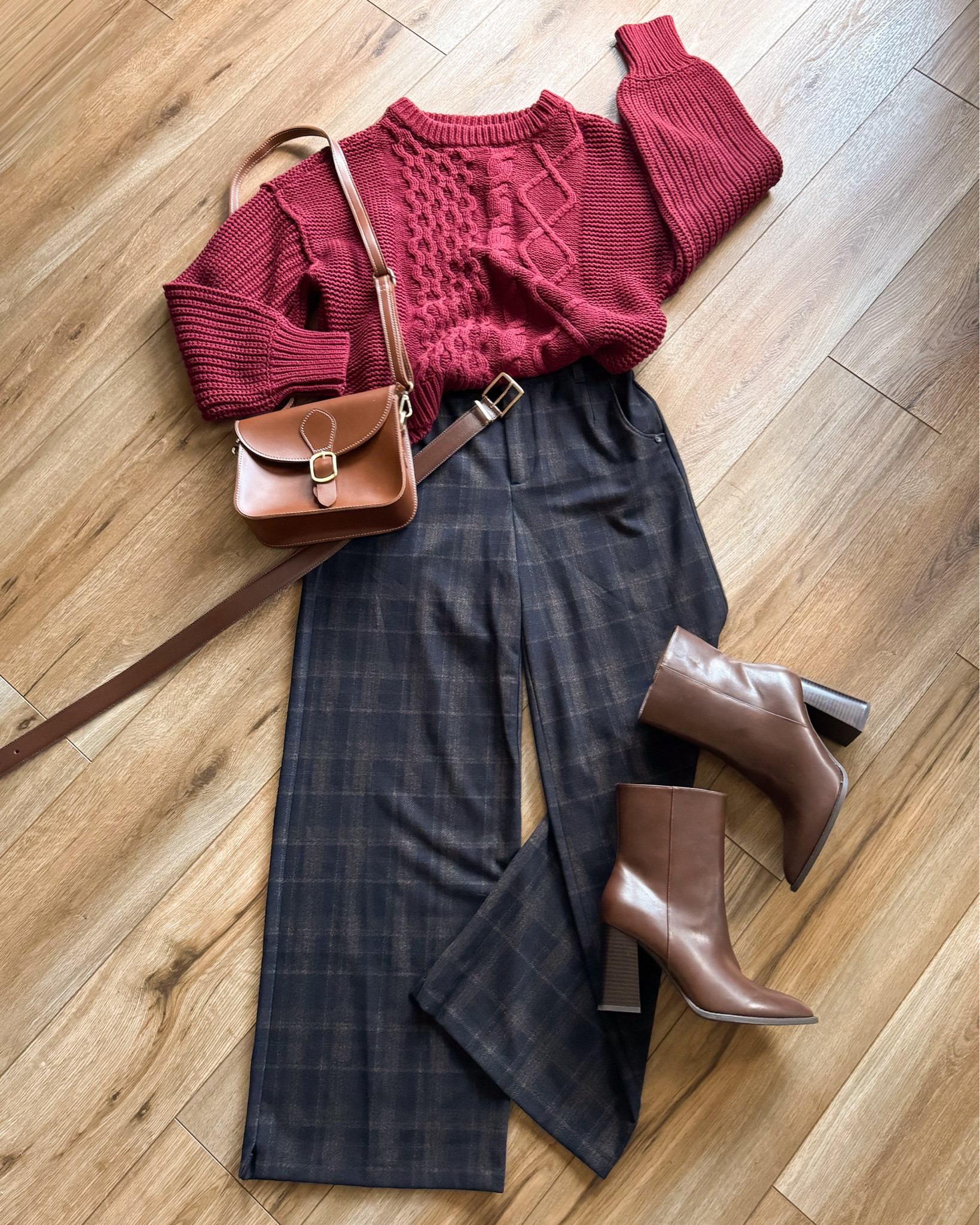 these plaid pants are a part of the nordstrom anniversary sale this year! these are the comfiest most flattering pants at such a good price point!

they run a smidge big, but i’m wearing my normal size 2 and they still work!

#LTKSeasonal #LTKSaleAlert #LTKWorkwear