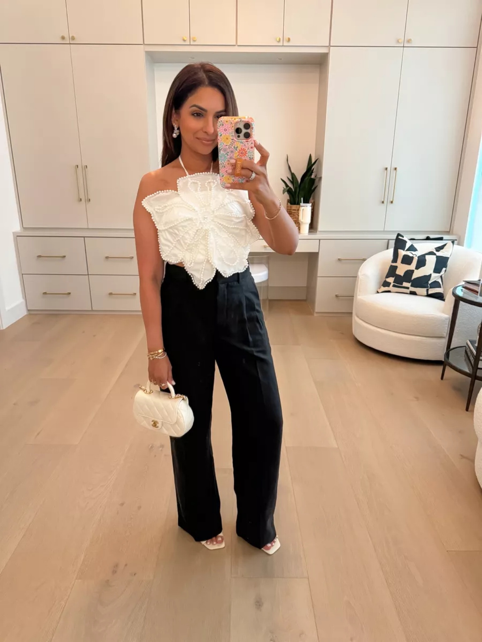 This floral top is so beautiful for only $32! Wearing size small (should’ve gotten the XS) in the top and 2 short in the linen pants. Such a flattering fit!

#LTKStyleTip #LTKFindsUnder50 #LTKSeasonal