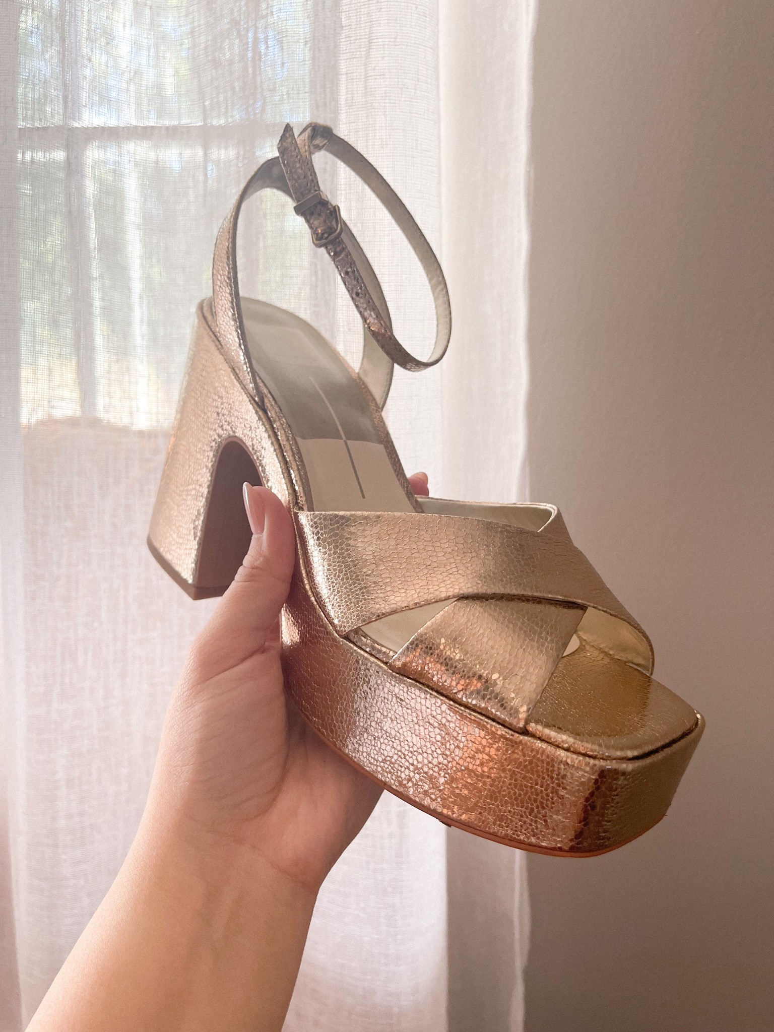 The best platform heel! So easy to walk in 

Dolce Vita shoes
Platform heels 
Holiday shoes
Wedding shoes
Shoe addict
Heels
Formal wear 

#LTKstyletip #LTKshoecrush #LTKwedding