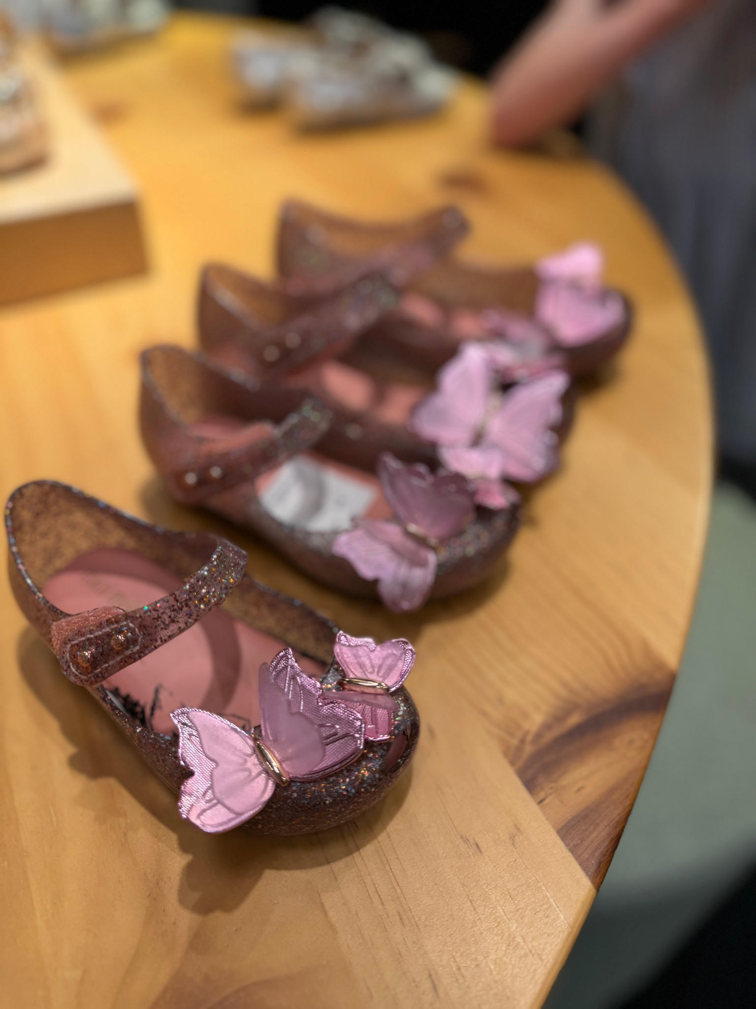 Nordstrom Anniversary Sale
Pink mini Melissa shoes for girls!


#LTKKids #LTKSaleAlert #LTKxNSale