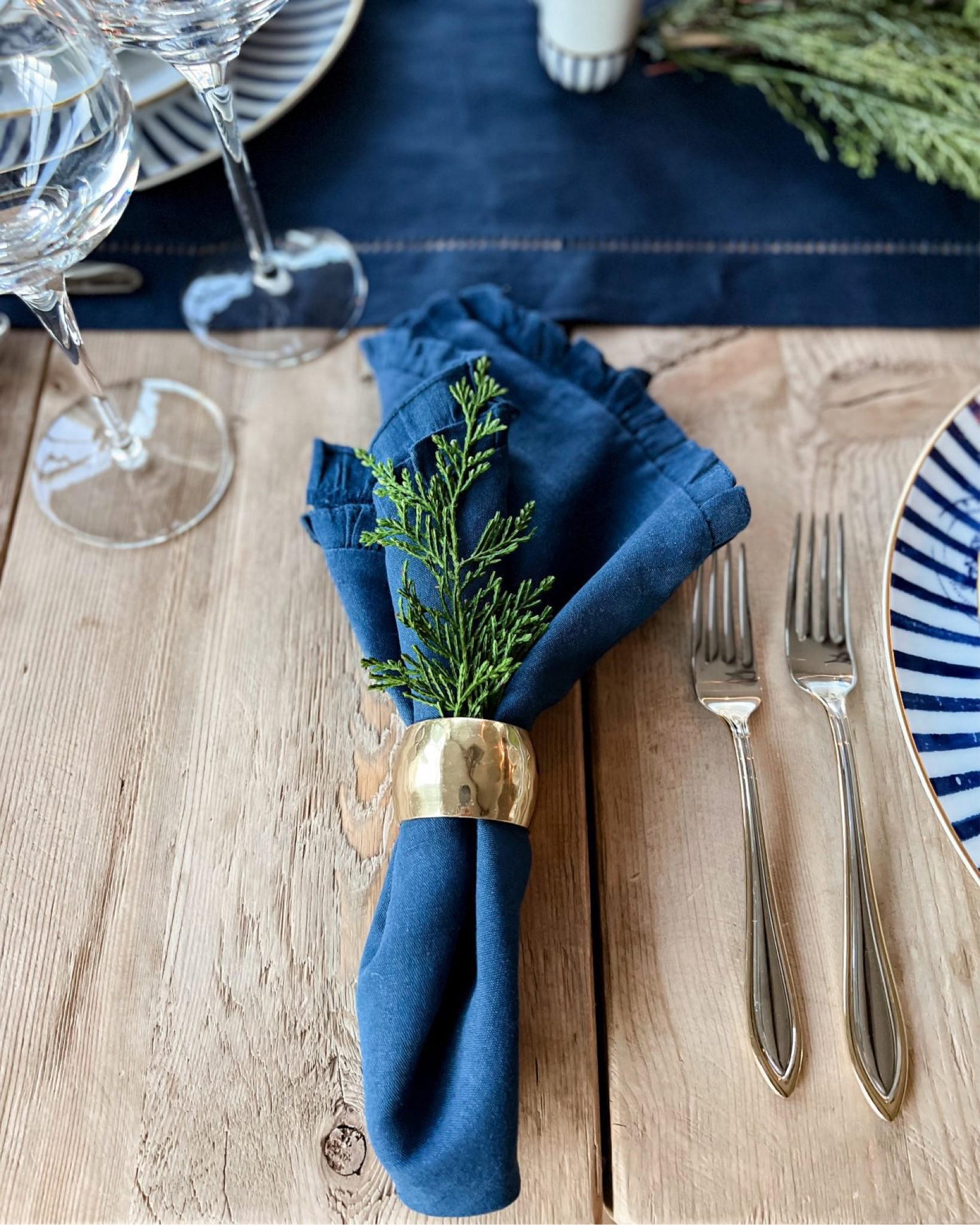 Sharing some of my go to napkins with a view of this elegant winter table!

#LTKHome #LTKFindsUnder50 #LTKSeasonal