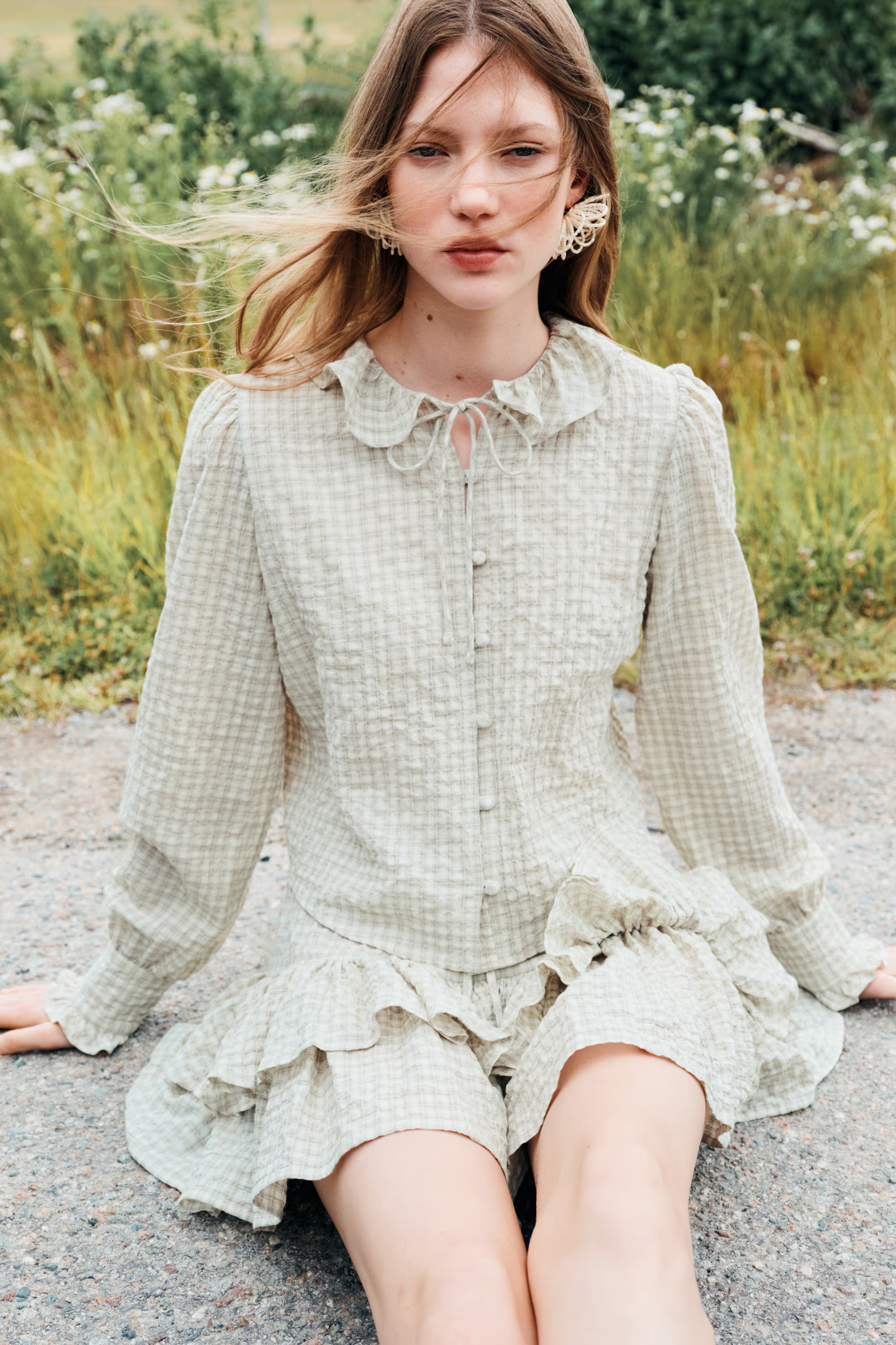 Frill-collared blouse | H&M (UK, MY, IN, SG, PH, TW, HK)