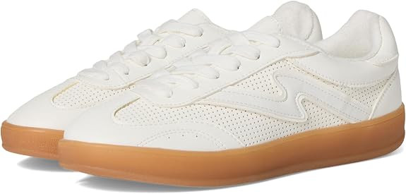 Madden Girl Women's Giia Fashion Sneaker | Amazon (US)