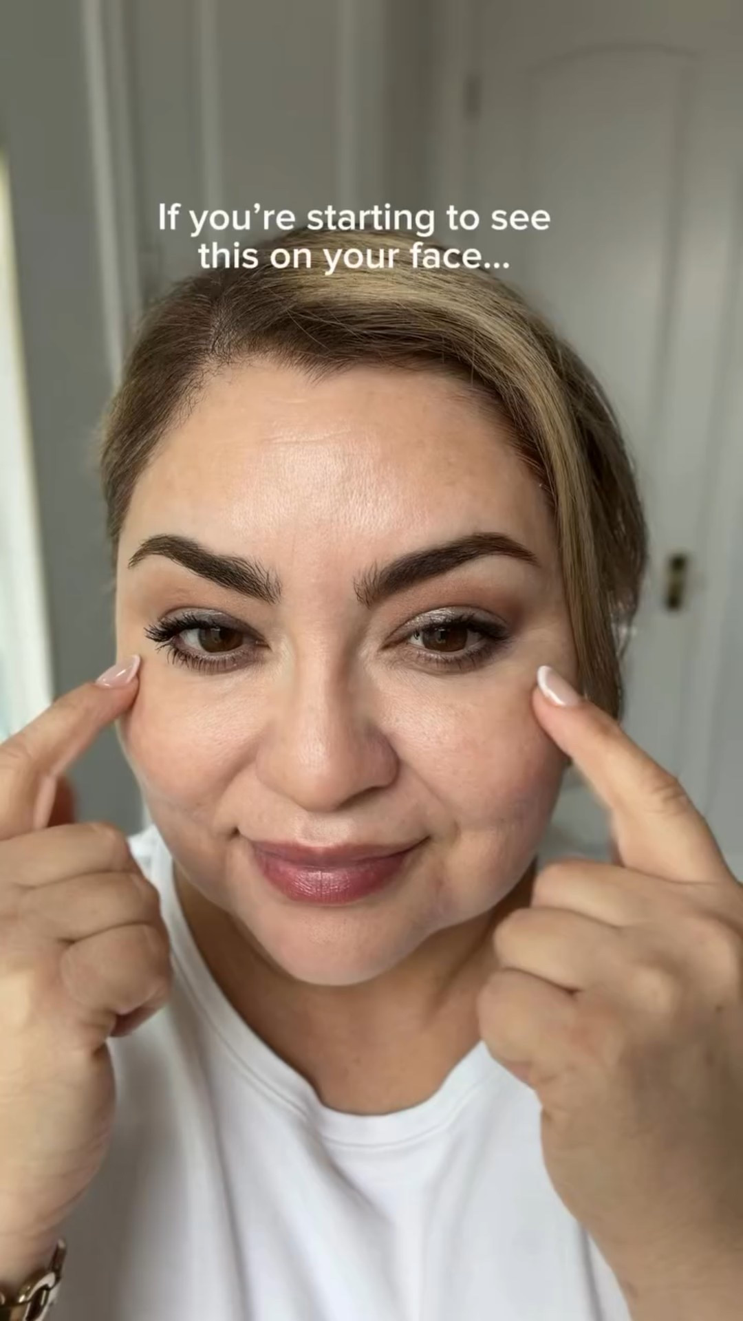 This does what it says! #kbeauty #meditherapy #instantlift #athomelift #liftingcream 
@meditherapy_official_global @kglowing_official