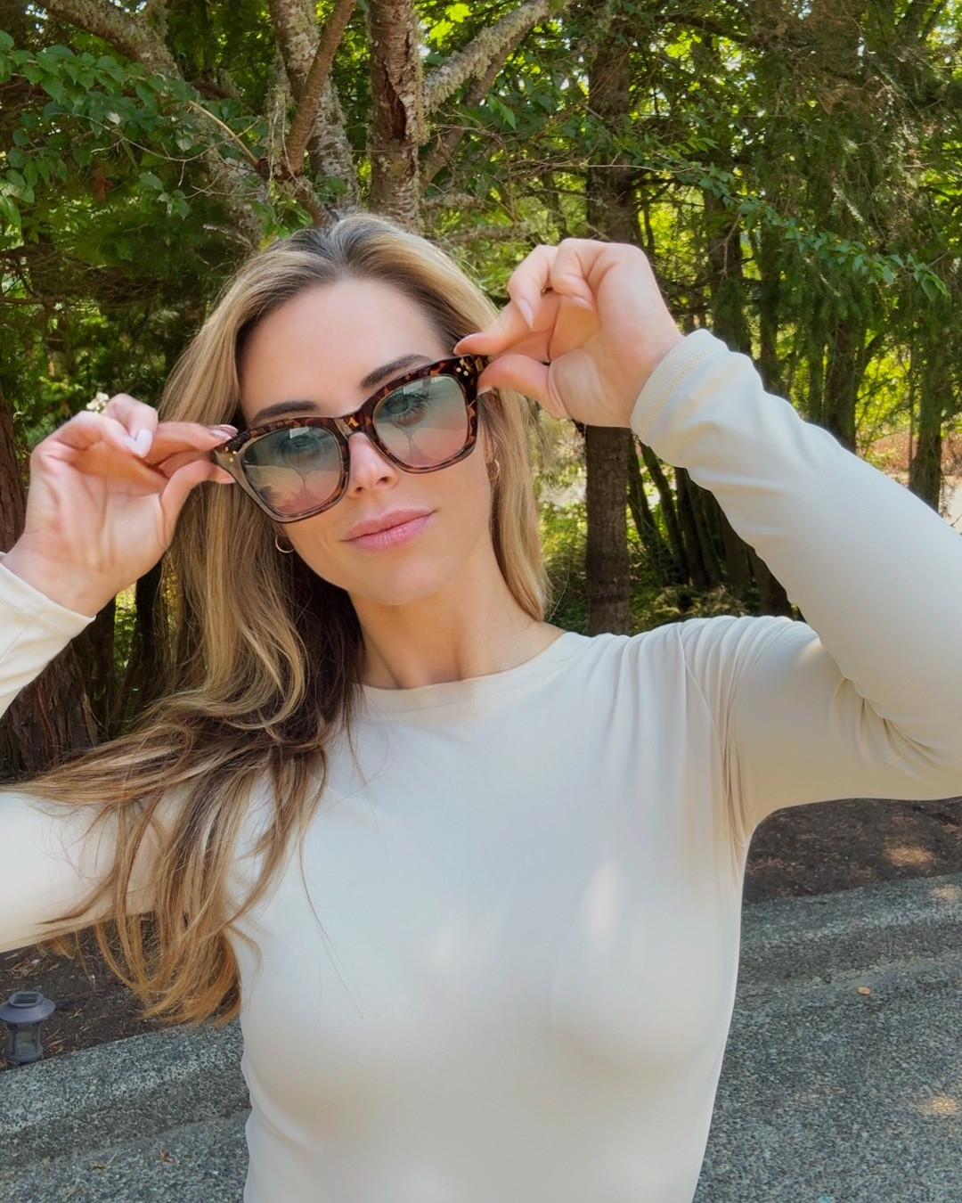 The most versatile athletic dress. My bff wore it and I was instantly jealous and had to get one for myself. I wore it for my daughters first day of kindergarten and then cleaned my dogs poop off the carpet followed by a million other things, so when I say it's versatile I mean it. I bought it in brown and black, too.
Link in bio & here: https://rstyle.me/
+_V1FQPLso6F5V_fM_HkYdw


#OOTDcheck #momfit #OOTD #Athleisure #sashaspillsthetea #momtok #sahm #outfit 

#LTKFindsUnder100 #LTKFamily #LTKActive