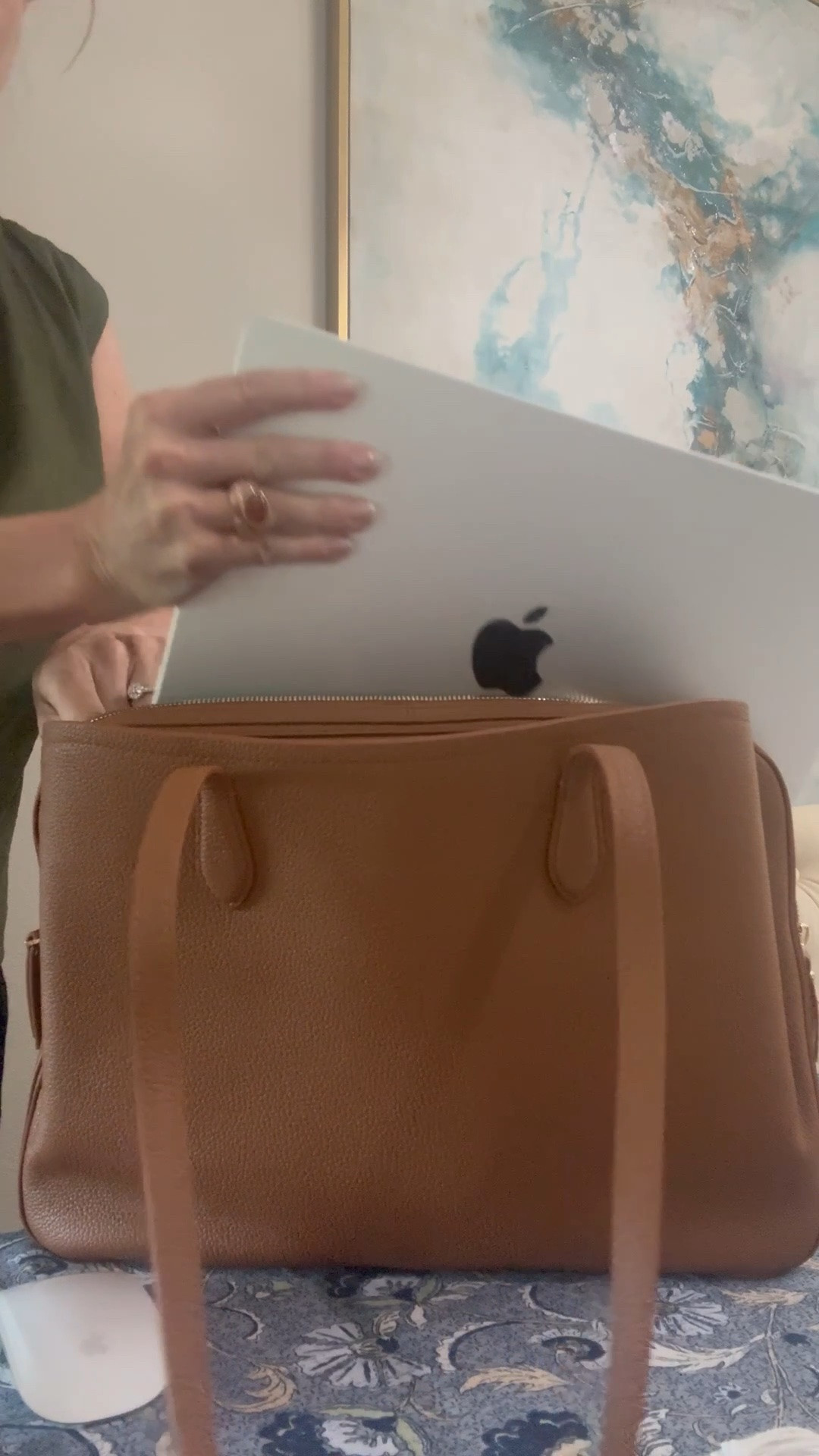 Looking for a stylish tote bag that will hold my laptop and this fits the bill!  Travel bag, Work bag