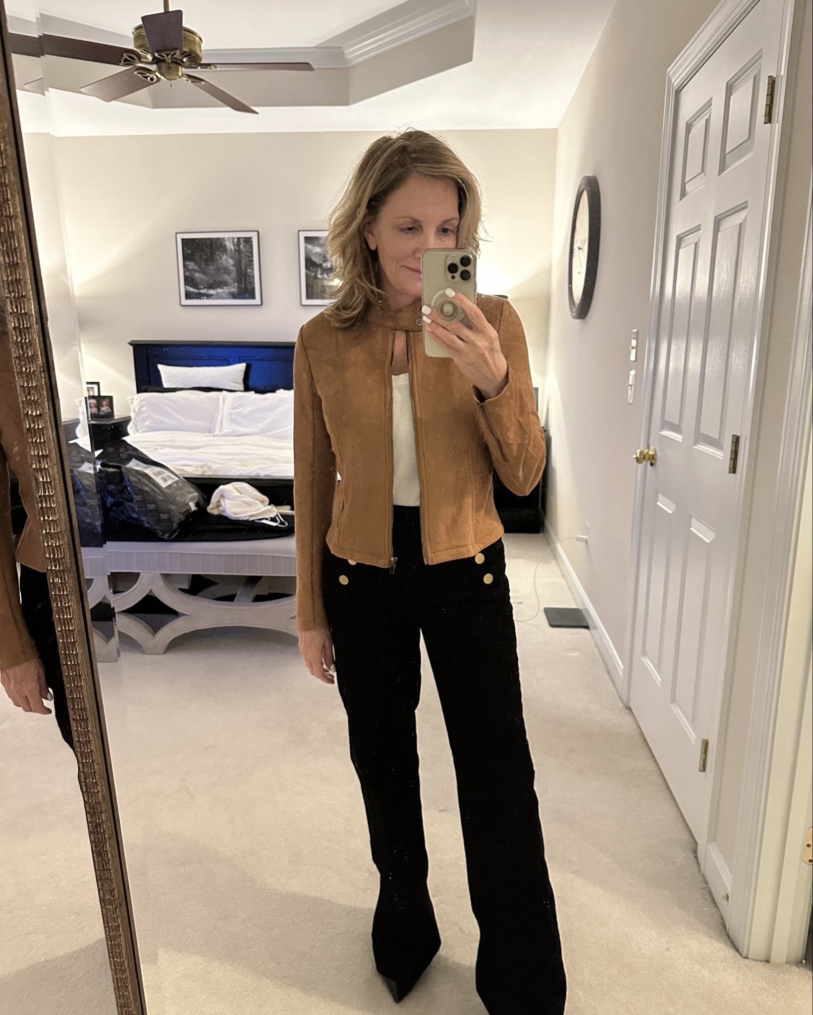 Available in 8 colors, this super affordable faux suede jacket is perfectt for

#LTKSaleAlert #LTKOver40 #LTKGiftGuide