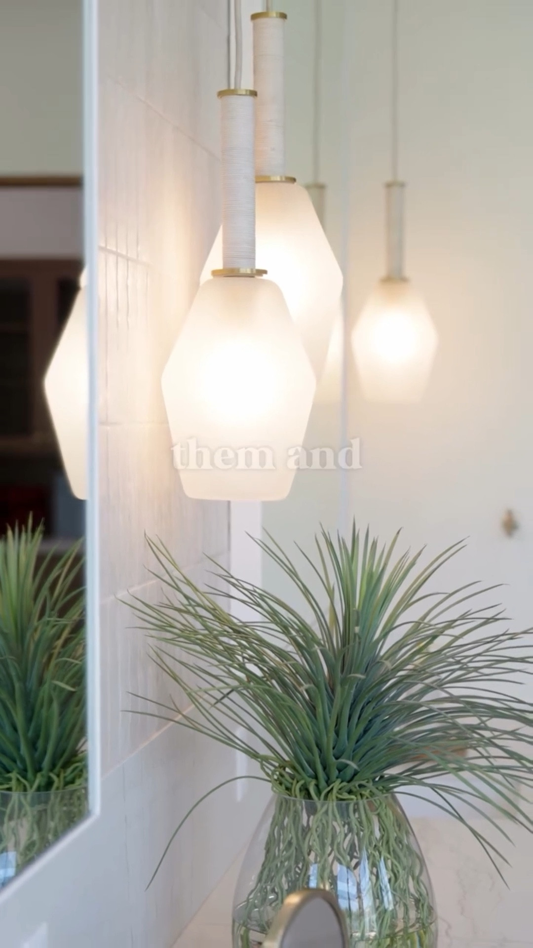 Can we take a moment for this primary bathroom? And these pendants? Lighting might seem like a small detail, but it can add so much personality and luxury to a space. These pendants (with their amazing antique brass detail, and wrapped cane) are the perfect example! 

#mockingbirdmanor
Built by @traviscustomhomes 
Interior design and staging us @kozidesigner 
Pendants by @palecekdesign 

#interiordesign #bathroominspo #primarybathroom #lightingmatters #pendantlights #modernluxury #wrappedcane #brassdetails #designinspo #interiorstyle #designerdetails #bathroomgoals #pendantideas #homedecor