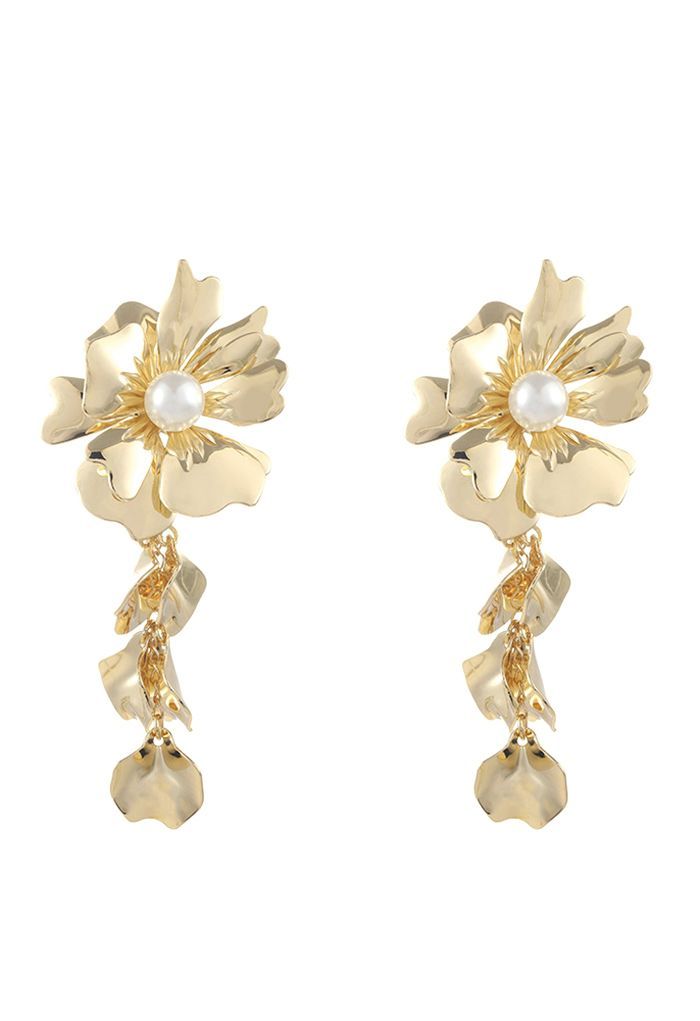 Splendidly Pearl Floral Drop Earrings | Chicwish