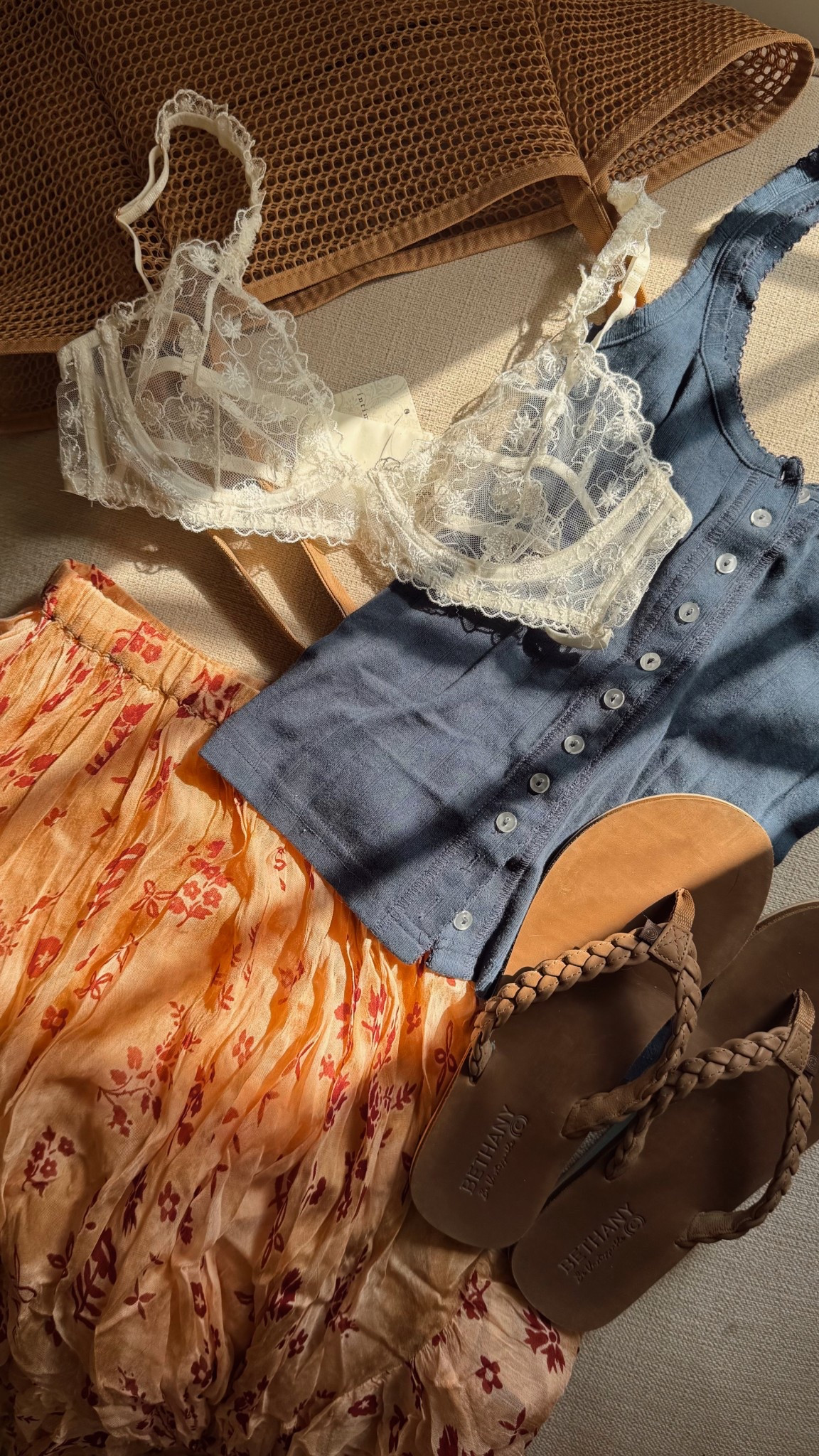 mini free people haul 🌞🤍✨

#summeroutfit #freepeople #skirt #skirtoutfit #traveloutfit #vacationoutfit #summerootd #bohostyle #springfashion

#LTKStyleTip #LTKFestival #LTKSeasonal