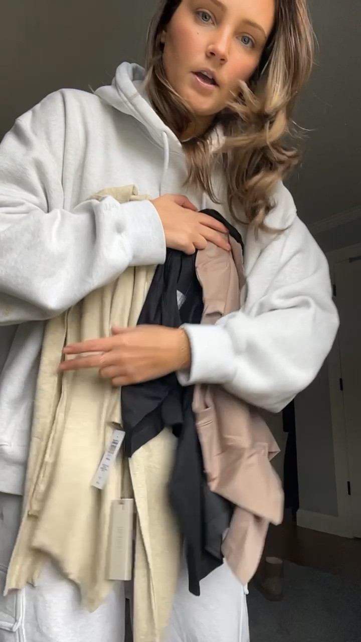 Aritzia try on 🙌🏽 #aritzia #aritziatryon #aritziatops