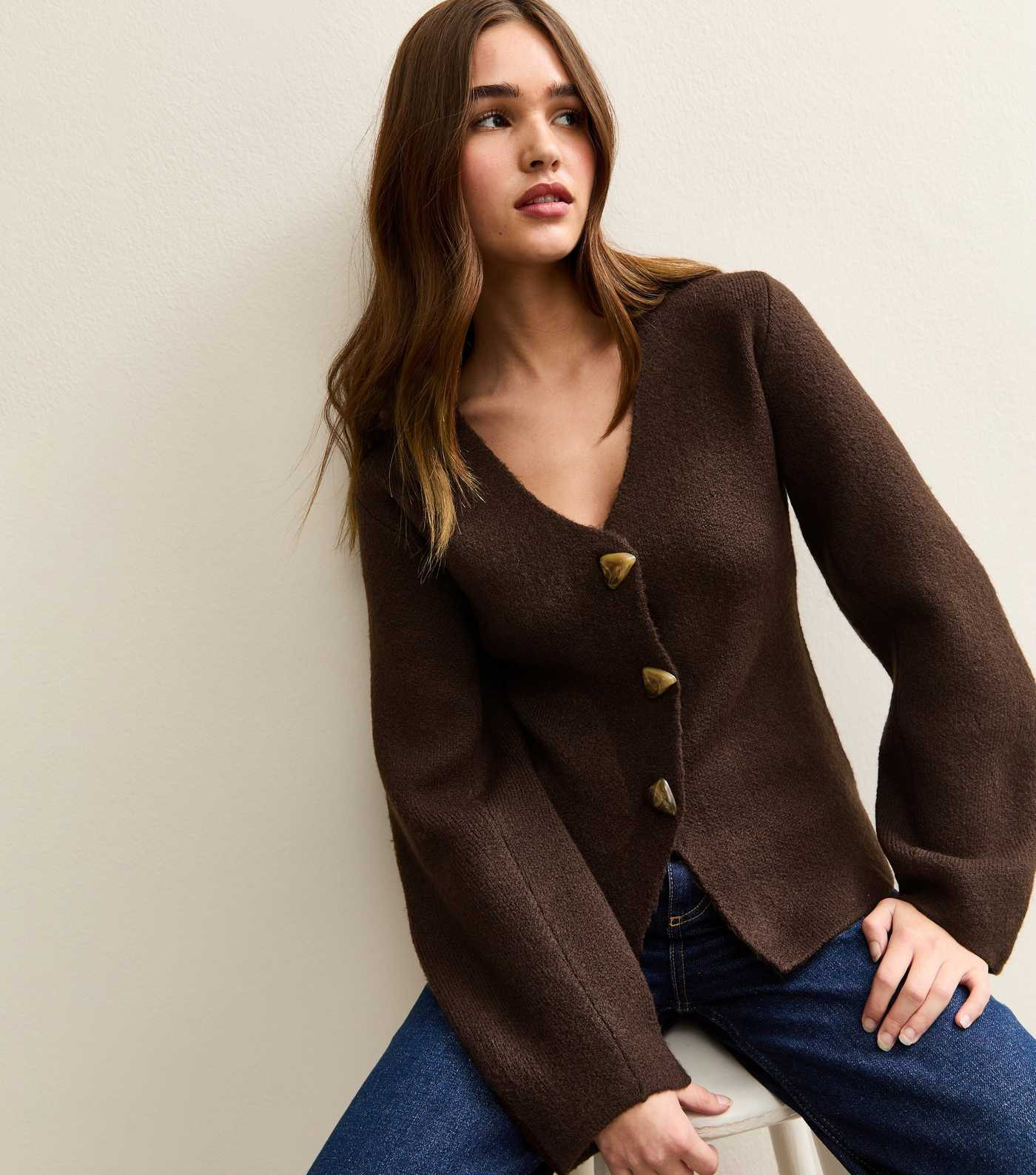 Dark Brown V- Neck Heavyweight Knit Cardigan | New Look | New Look (UK)