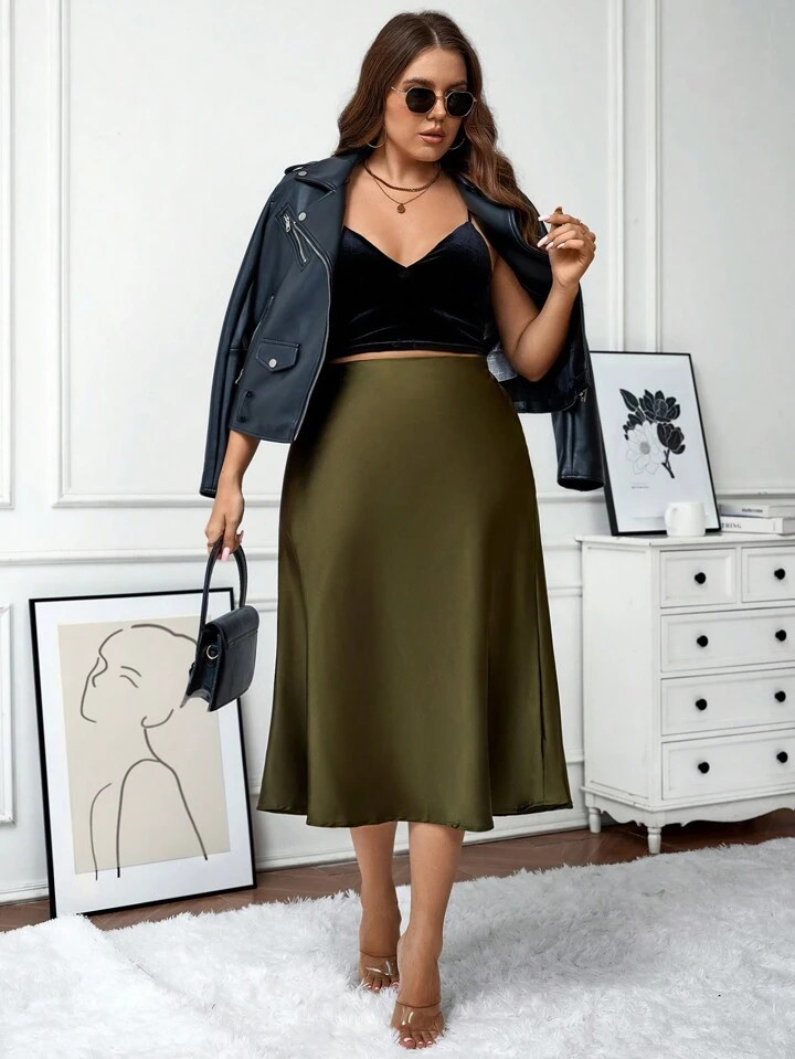 SHEIN LUNE Plus Size Women Solid Color Casual Wine Red Mini Skirt | SHEIN