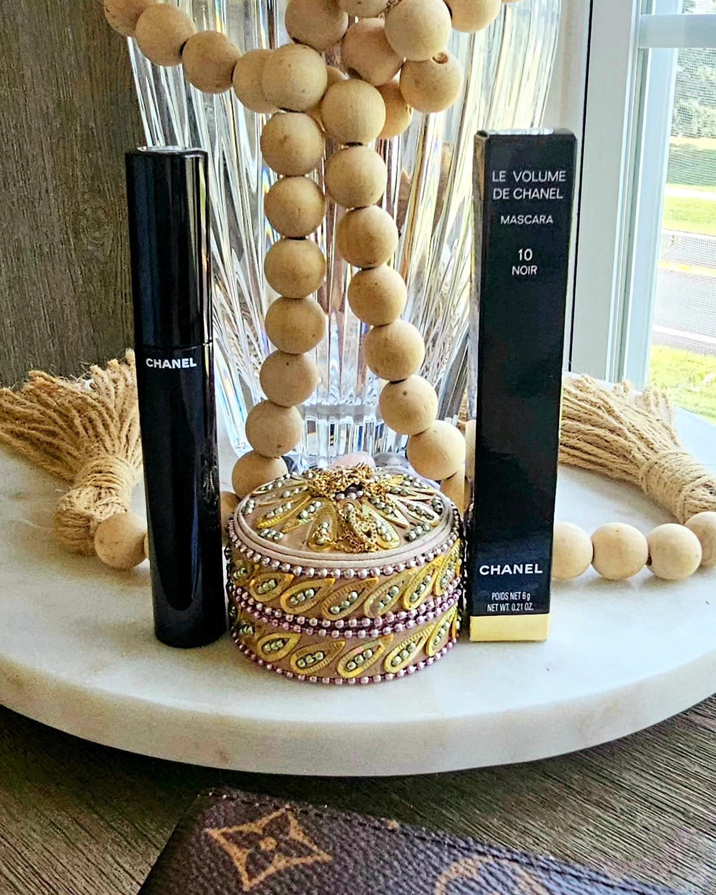 Obsessed is an understatement 🤍. My holy-grail mascara for instant volume, length, and that rich, inky-black finish. If you want lashes that look fuller in one coat (and dramatic in two), this is it.

Chanel Le Volume de Chanel Mascara in shade 10 Noir has been a staple in my makeup bag and my everyday routine—no flaking, no clumping, just bold, lifted lashes that last all day.

Pro tip: Wiggle at the base + build at the outer corners for that soft, lifted effect. ✨

 #ChanelBeauty #LashGoals 

 

#LTKmorningroutine #LTKOver40 #LTKBeauty